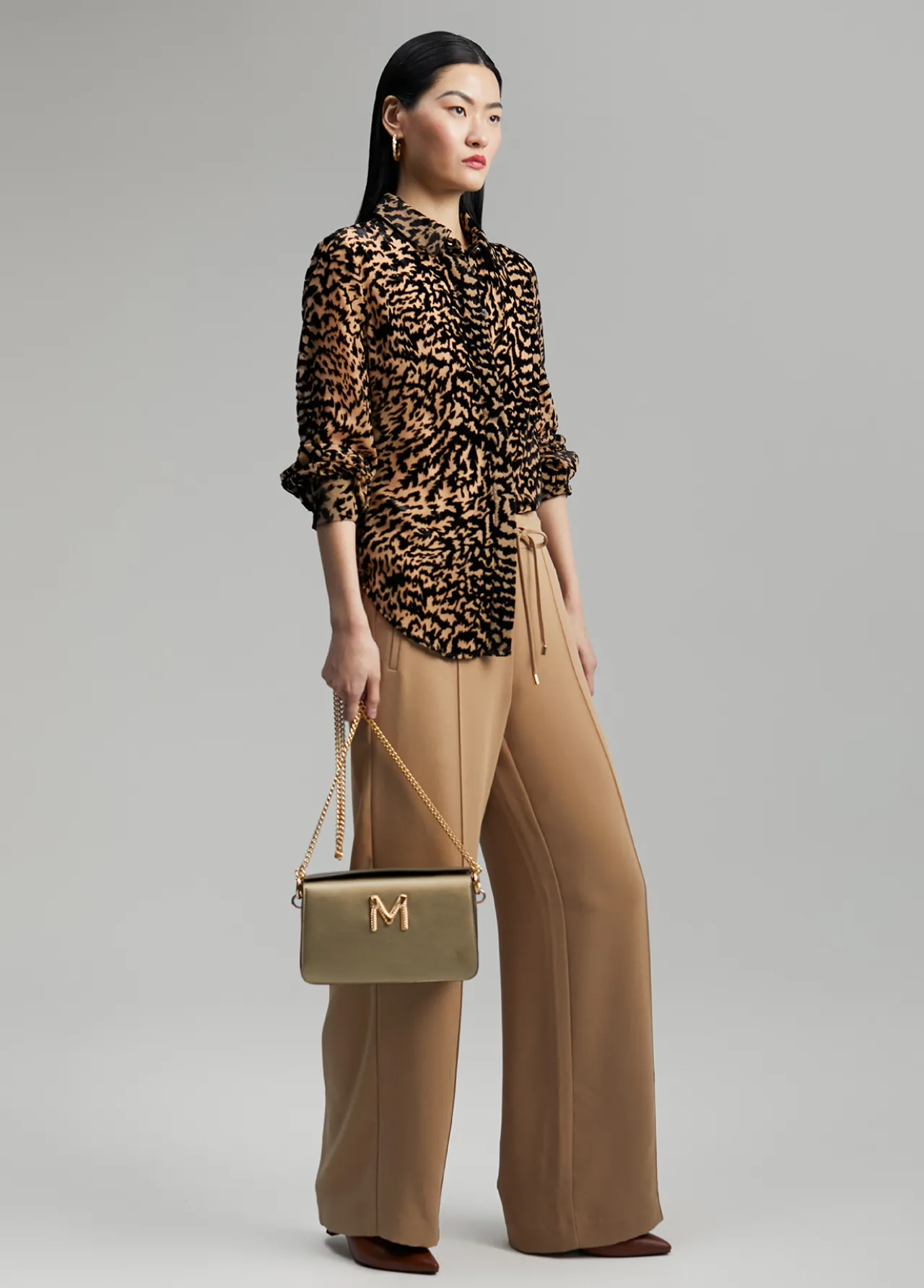 camisa_animal_print_1-2.webp Lola Casademunt Animal Print | Camisas Y Blusas<Camisa animal print MARRON-NEGRO