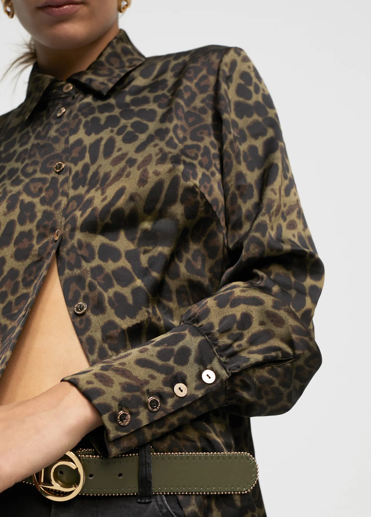 camisa_animal_print_2.webp Lola Casademunt Animal Print | Camisas Y Blusas<Camisa animal print NEGRO-VERDE