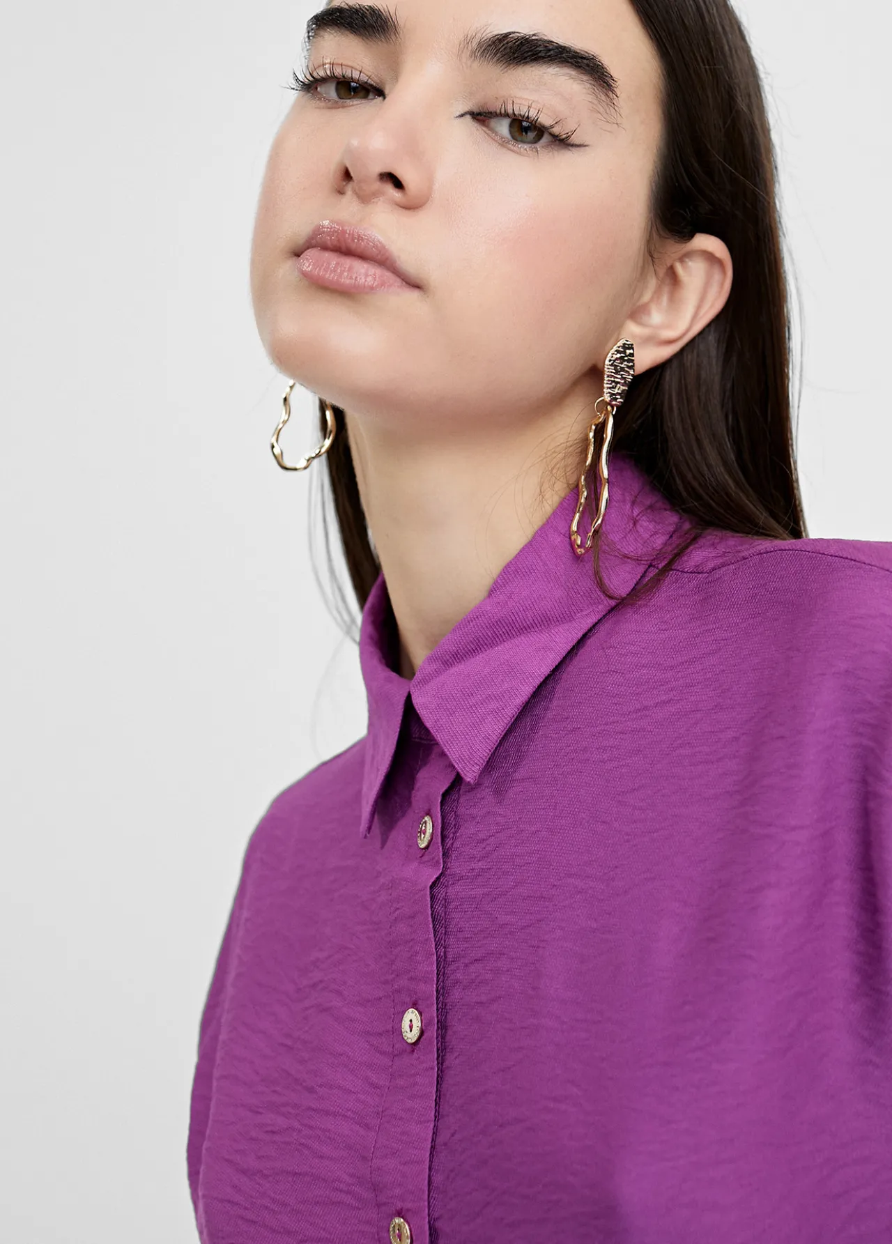 camisa_basica_manga_larga_3.webp Lola Casademunt Camisas Y Blusas<Camisa basica manga larga LILA