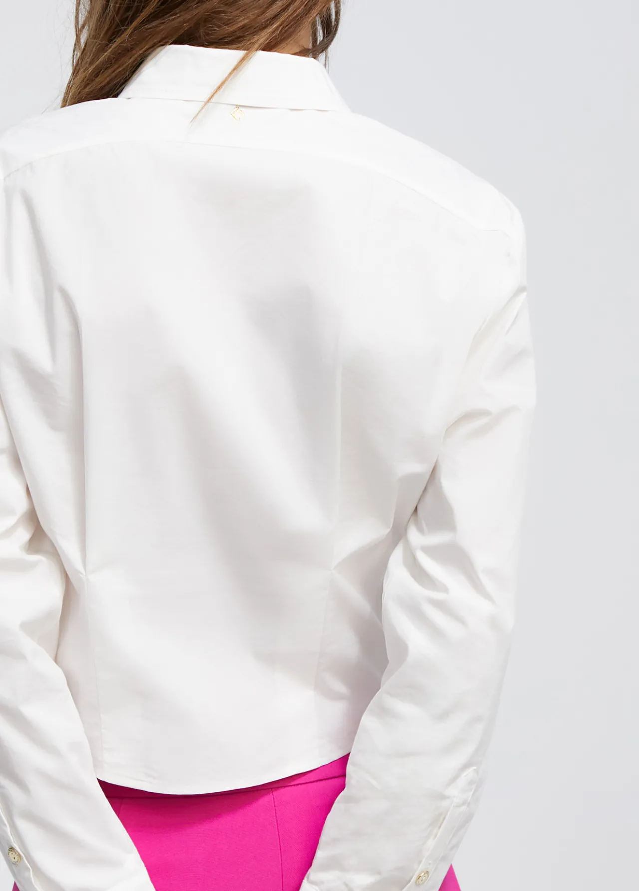 camisa_cropped_4.webp Lola Casademunt Camisas Y Blusas<Camisa cropped BLANCO