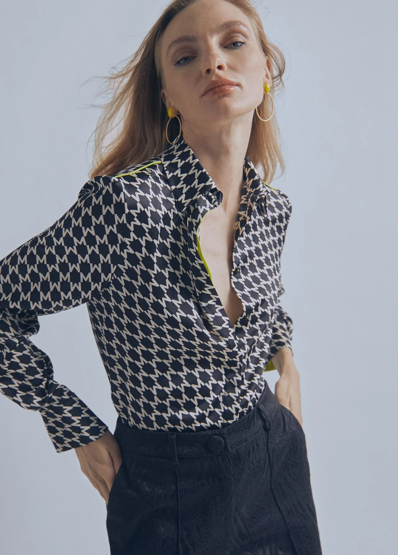 camisa_detalle_fluor__ropa__lola_casademunt_0.webp Lola Casademunt Camisas Y Blusas<Camisa detalle fluor | Ropa | Lola Casademunt NEGRO