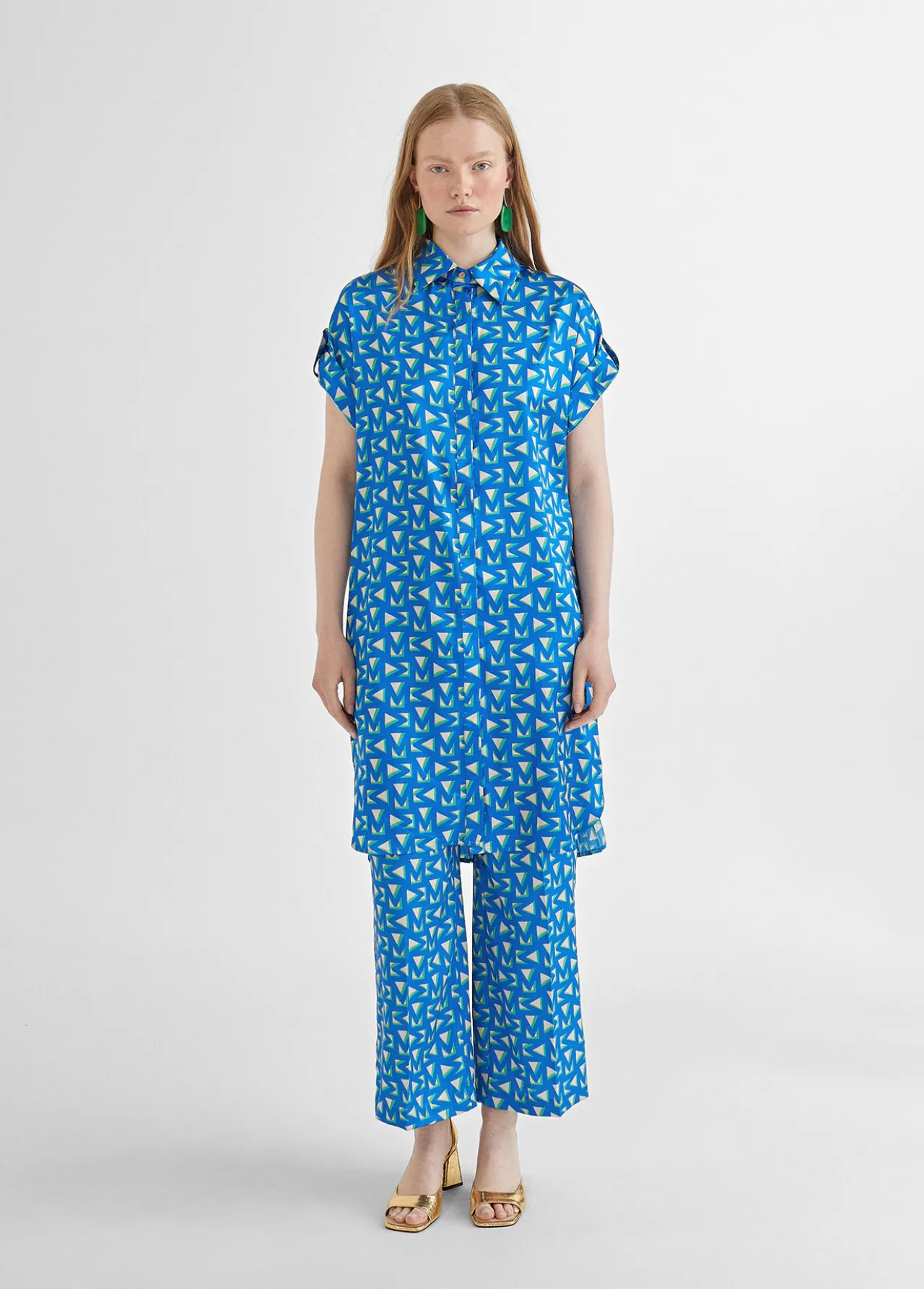 camisa_larga_estampada_2.webp Lola Casademunt Camisas Y Blusas<Camisa larga estampada AZULELECTRICO