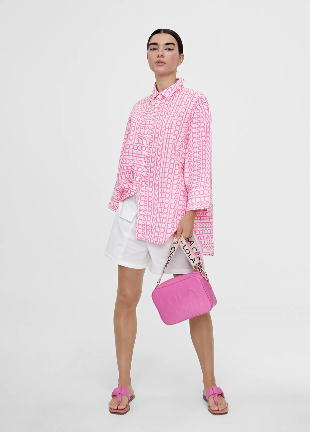camisa_logomana_4.webp Lola Casademunt Camisas Y Blusas<Camisa logomanía AZULELECTRICO