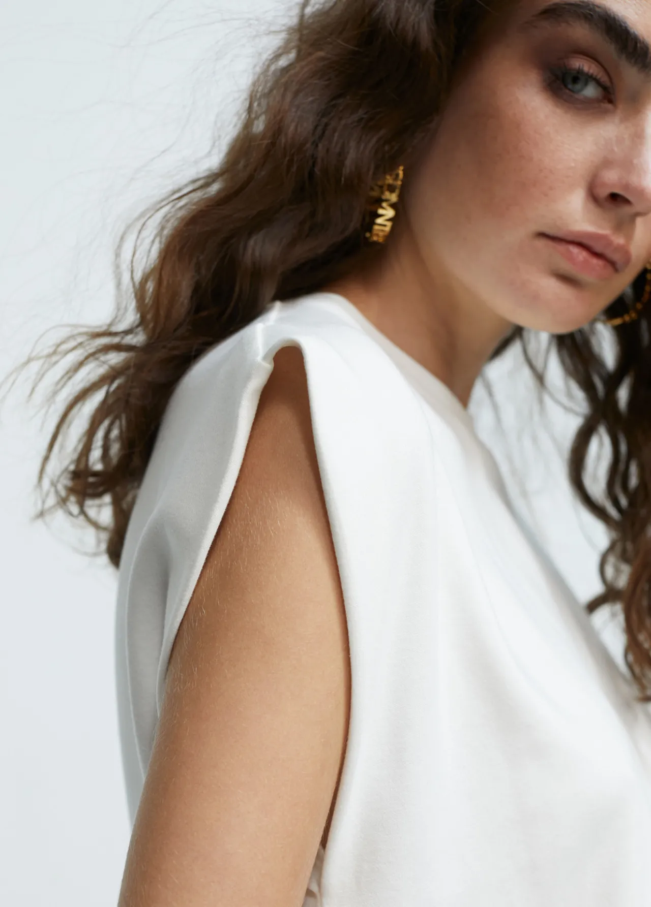 camiseta_detalle_bordado_3.webp Lola Casademunt Camisetas Y Tops<Camiseta detalle bordado BLANCO