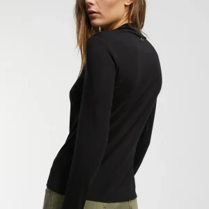 Lola Casademunt Camisetas Y Tops<Camiseta detalle cuello NEGRO