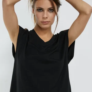Lola Casademunt Camisetas Y Tops<Camiseta detalle hombros NEGRO