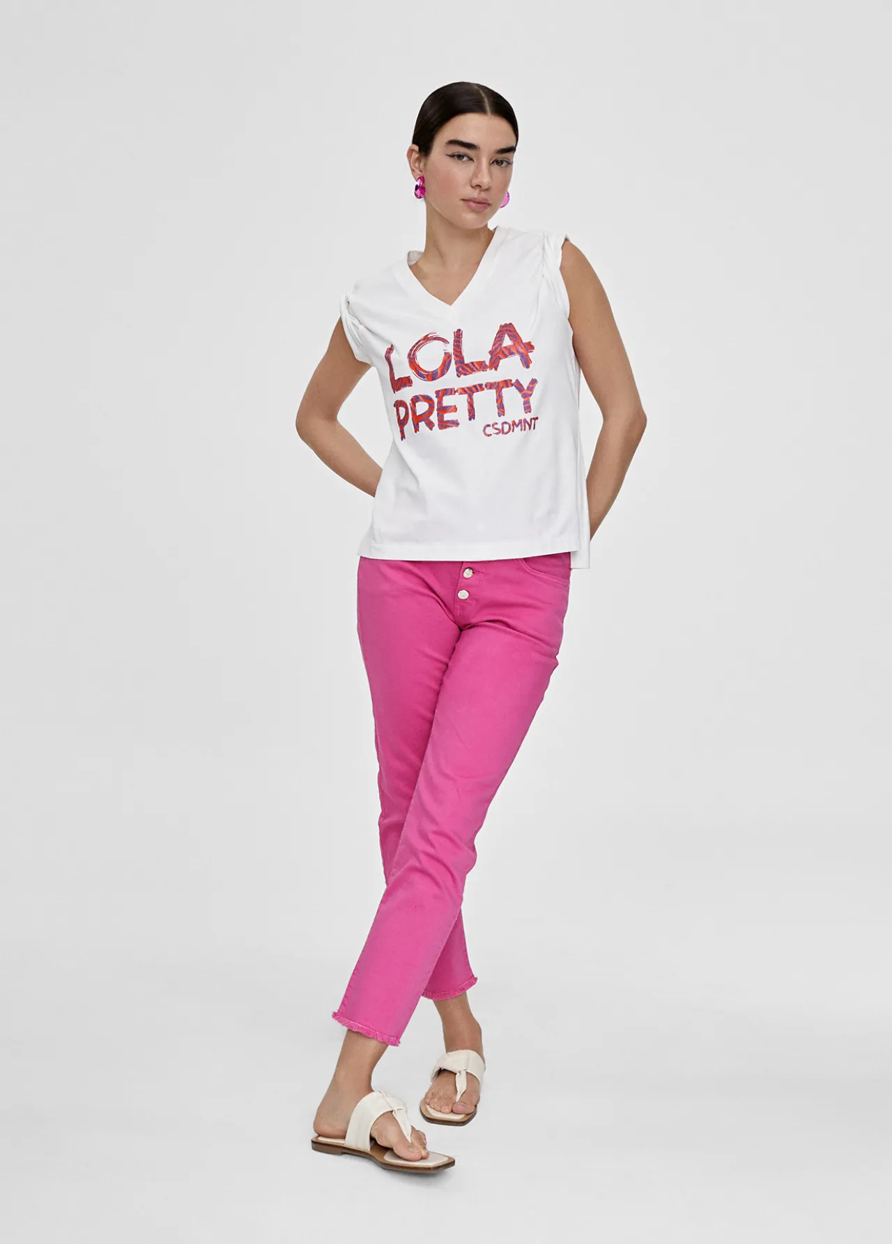 camiseta_lola_pretty_0.webp Lola Casademunt Camisetas Y Tops<Camiseta Lola Pretty BLANCO-ROSA