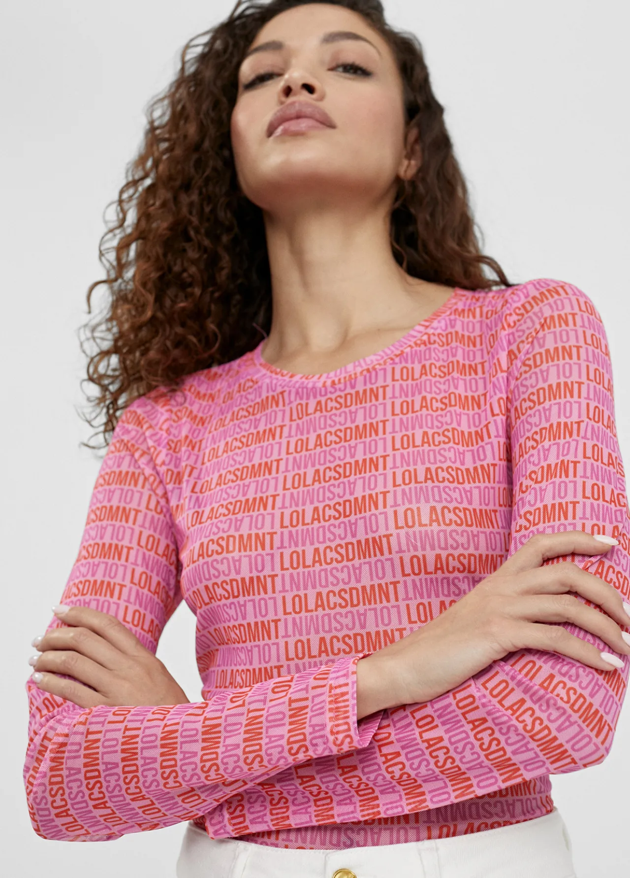 camiseta_monograma_0.webp Lola Casademunt Camisetas Y Tops<Camiseta monograma ROJO-ROSA