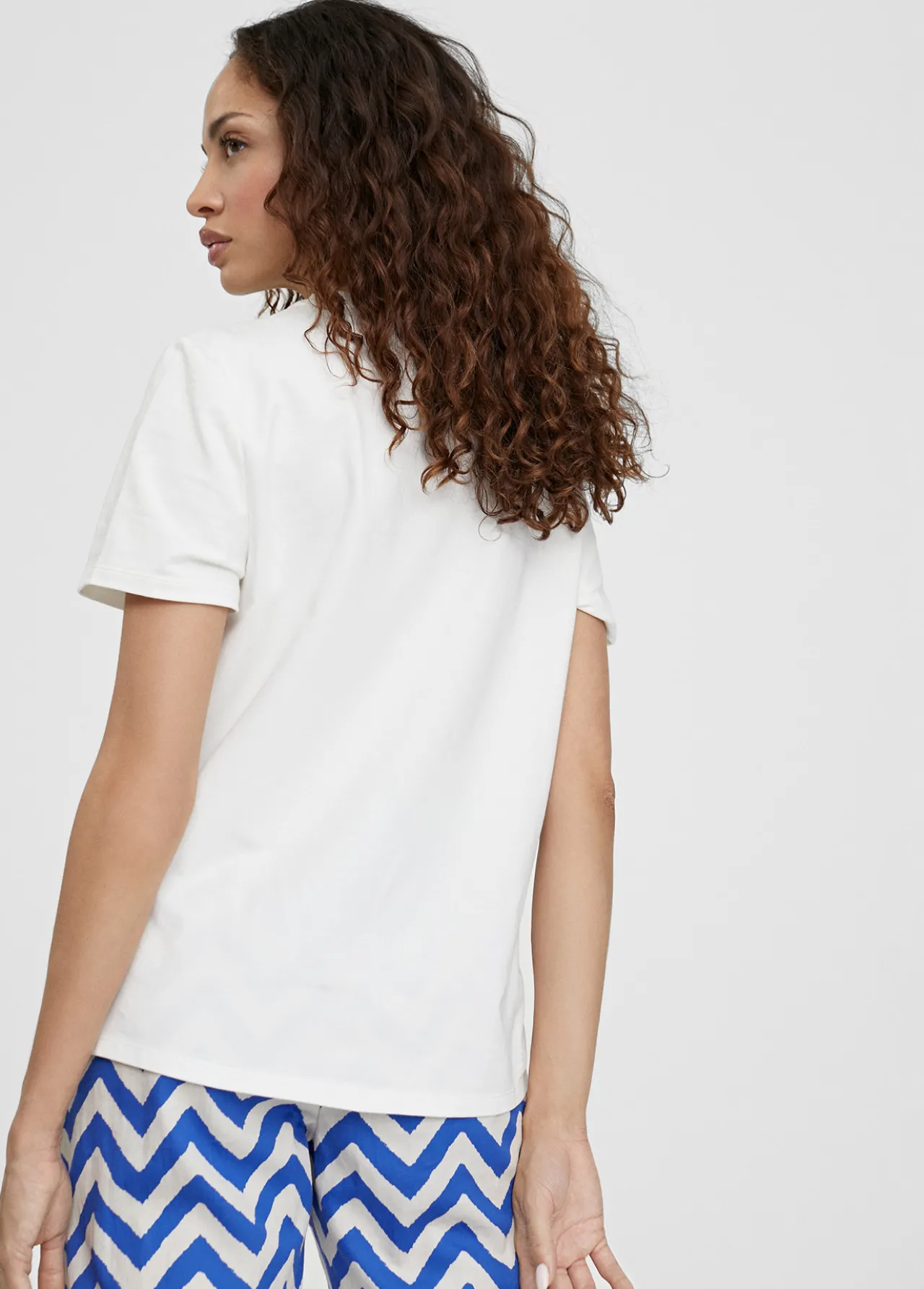 camiseta_tigre_3-1.webp Lola Casademunt Camisetas Y Tops<Camiseta tigre BLANCO-ROSA