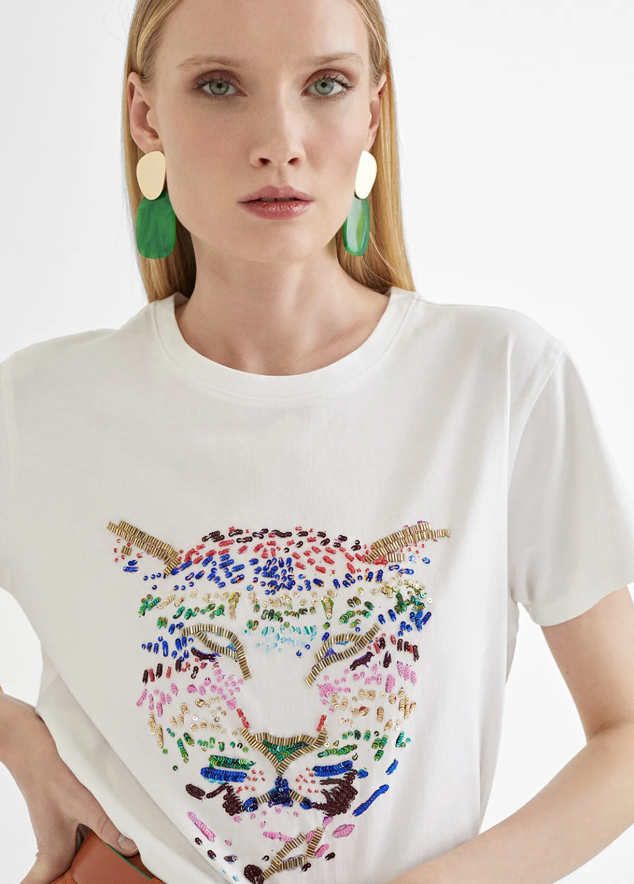 camiseta_tigre_bordado_0.webp Lola Casademunt Camisetas Y Tops<Camiseta tigre bordado BLANCO-ROSA