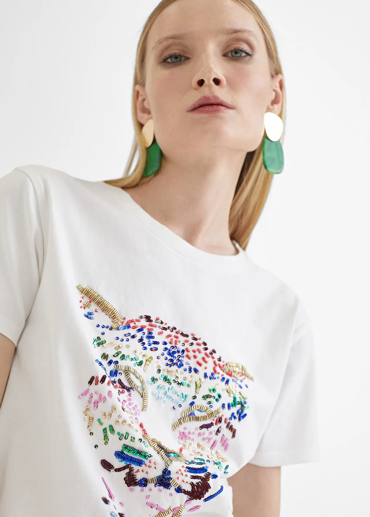 camiseta_tigre_bordado_3.webp Lola Casademunt Camisetas Y Tops<Camiseta tigre bordado BLANCO-ROSA