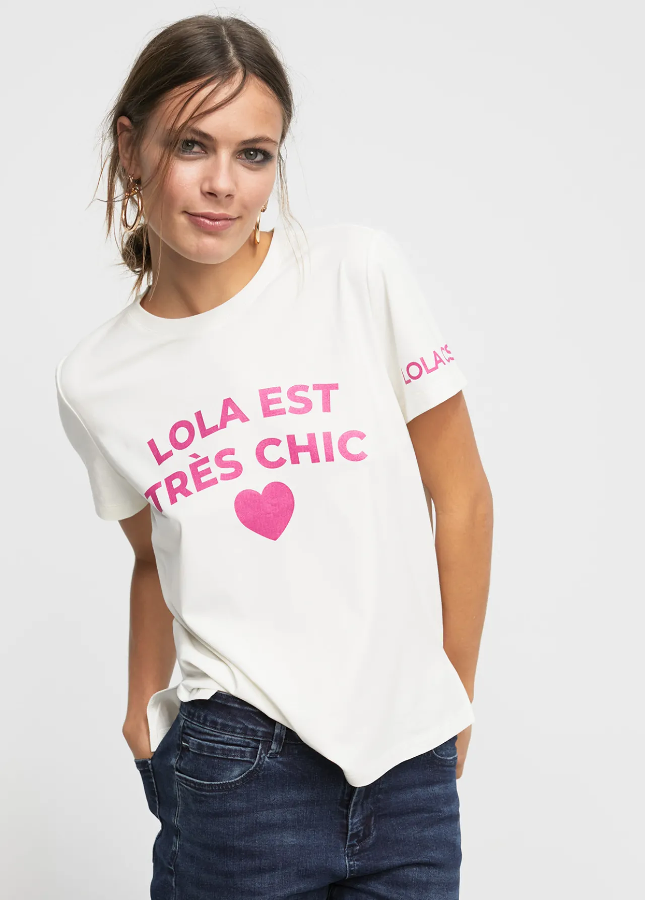 camiseta_trs_chic_4.webp Lola Casademunt Camisetas Y Tops<Camiseta Très Chic BLANCO