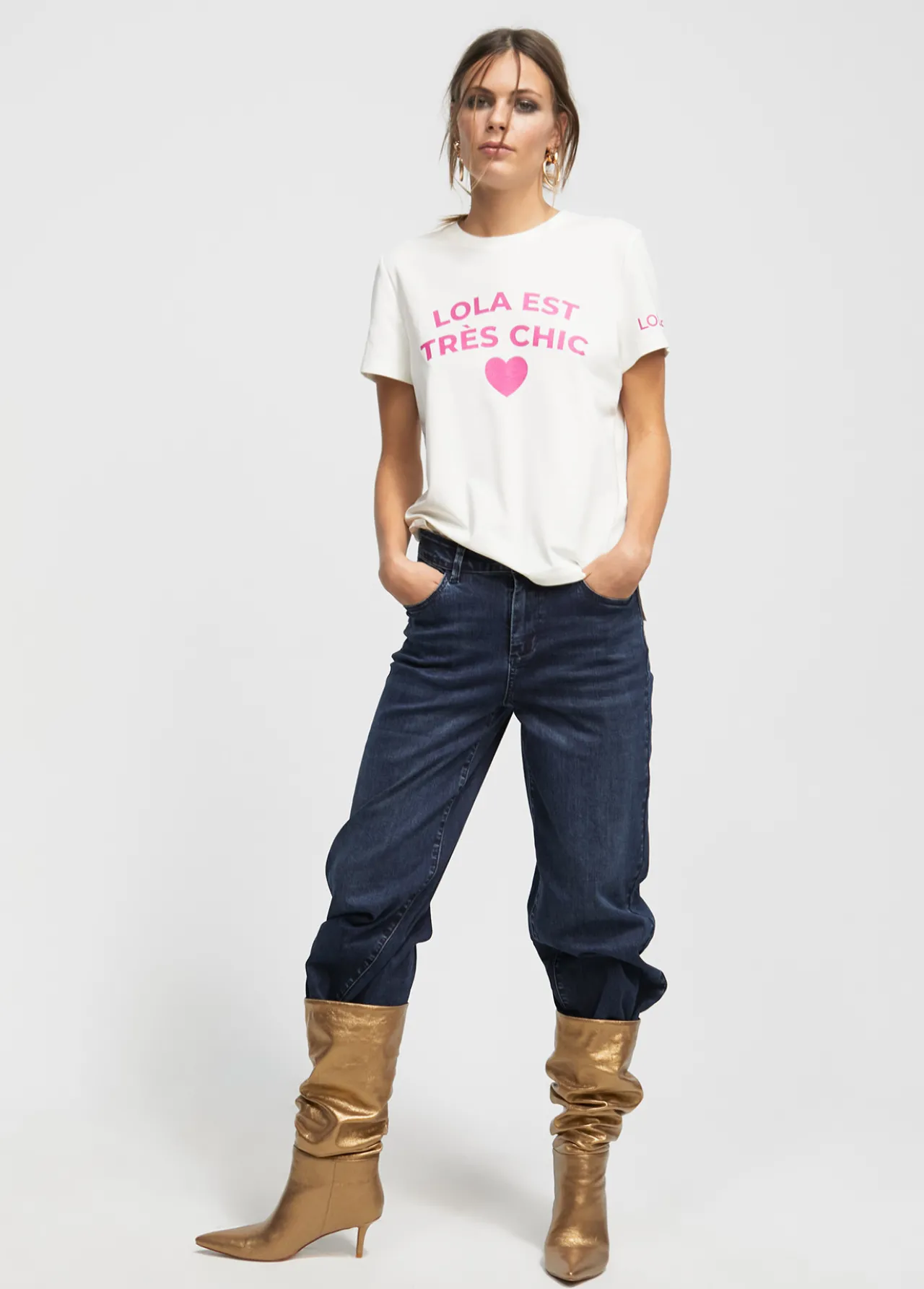 camiseta_trs_chic_5.webp Lola Casademunt Camisetas Y Tops<Camiseta Très Chic BLANCO