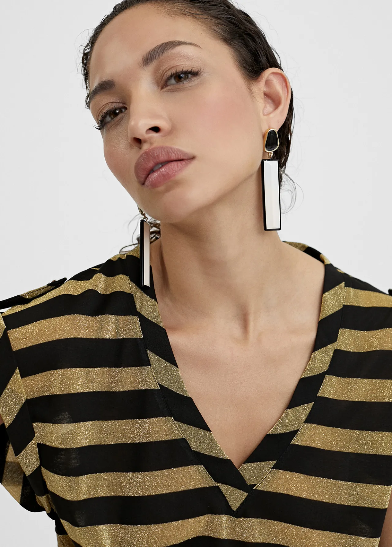 camisetea_rayas_lurex_5.webp Lola Casademunt Camisetas Y Tops<Camisetea rayas lurex METAL-NEGRO