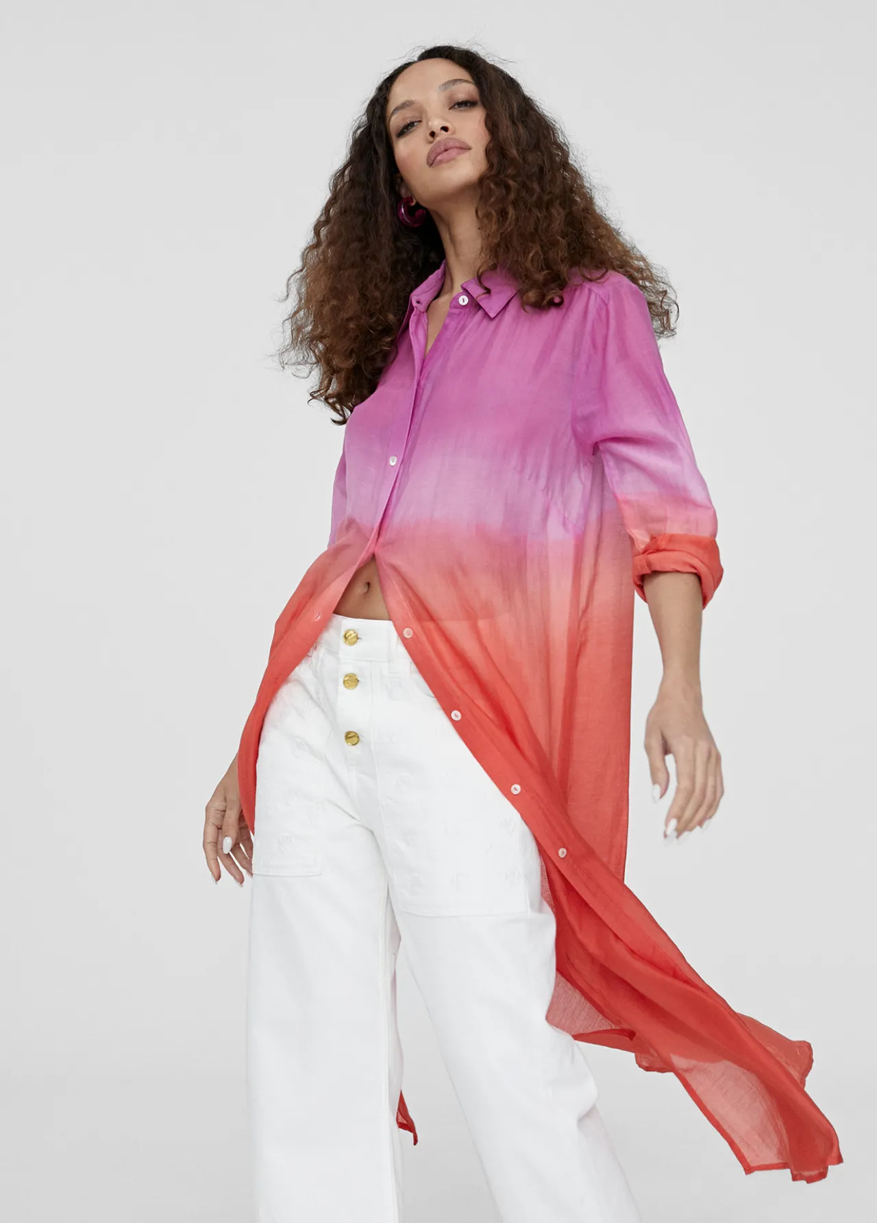 camisola_larga_tie_dye_3-1.webp Lola Casademunt Camisas Y Blusas | Baño<Camisola larga tie dye AZULELECTRICO