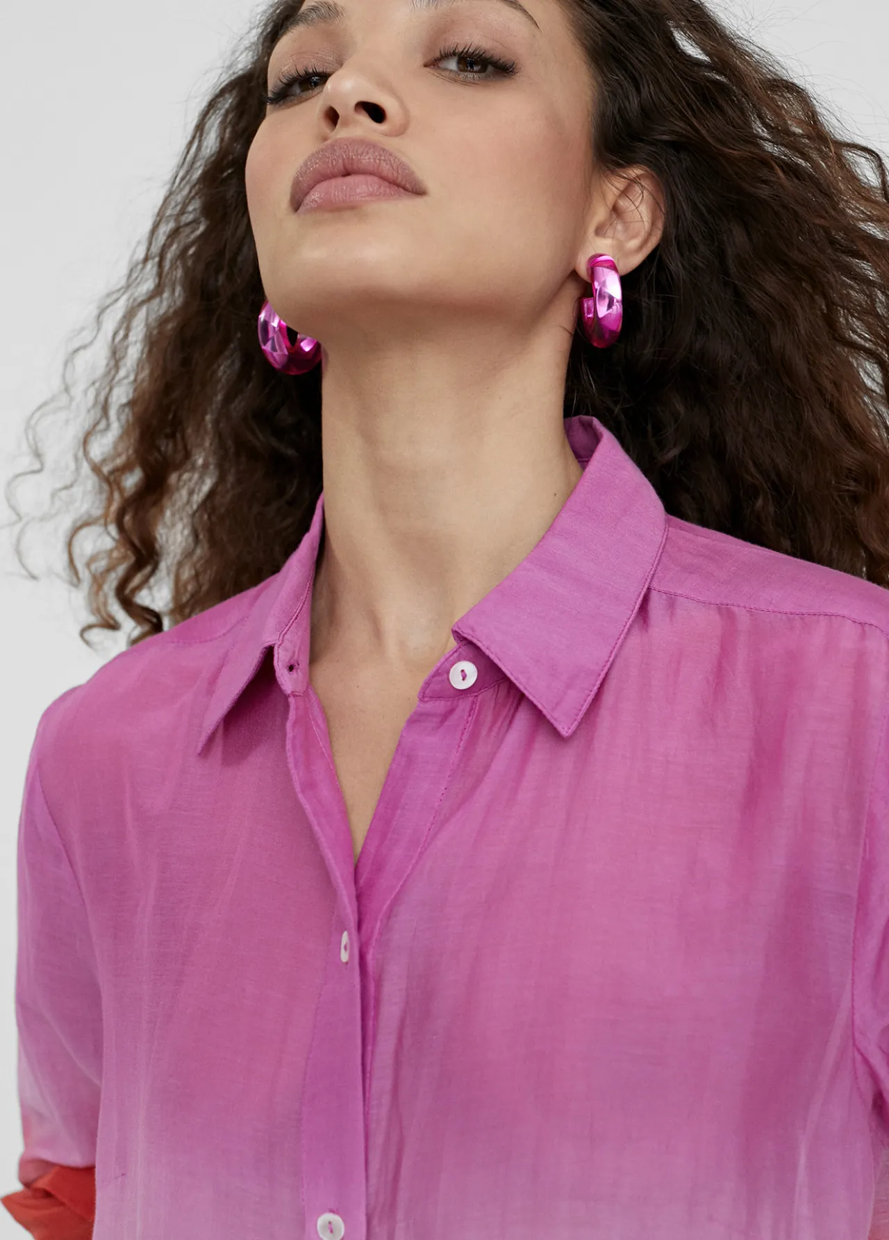 camisola_larga_tie_dye_4-1.webp Lola Casademunt Camisas Y Blusas | Baño<Camisola larga tie dye AZULELECTRICO