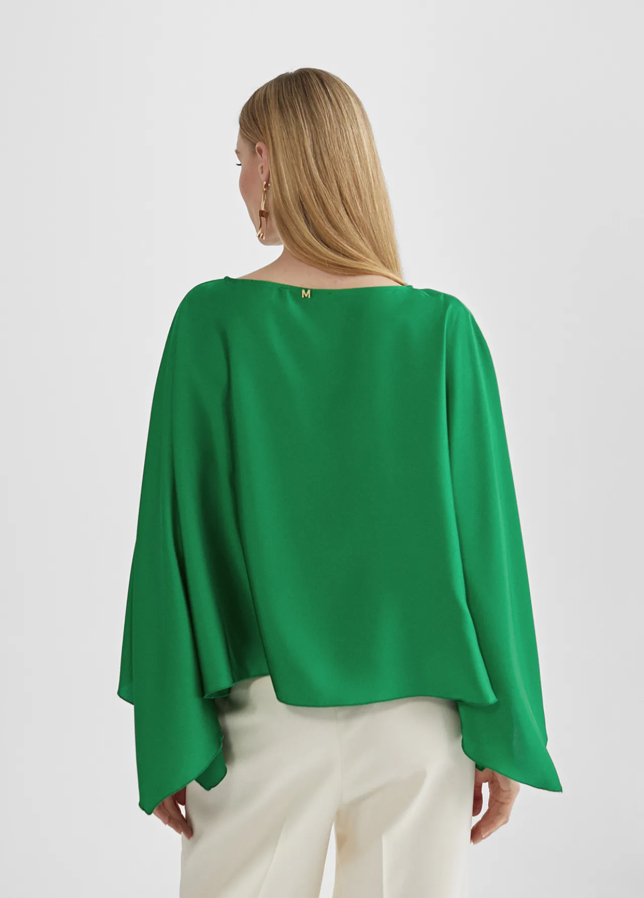 capa_tapabrazos_2.webp Lola Casademunt Camisetas Y Tops | Camisas Y Blusas<Capa tapabrazos VERDE