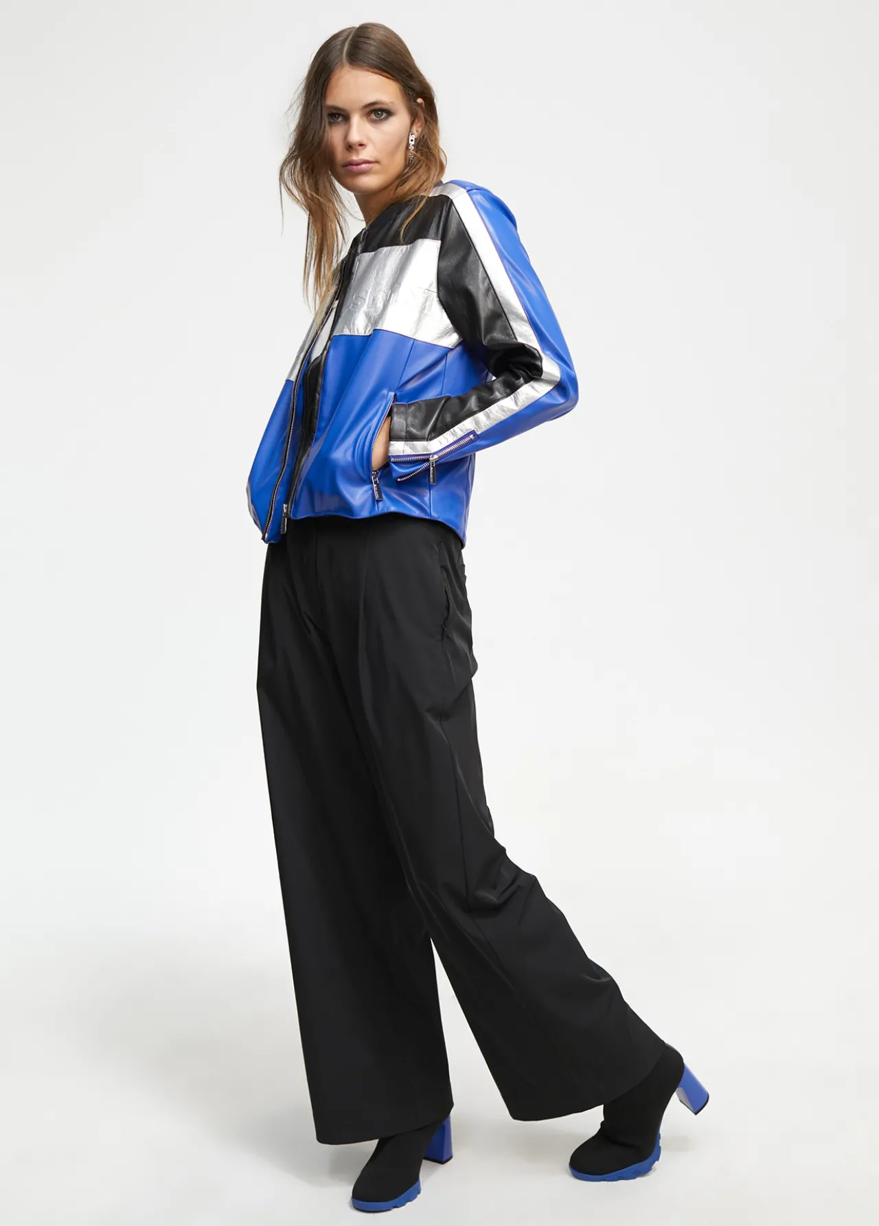 cazadora_biker_tricolor_3.webp Lola Casademunt Abrigos Y Cazadoras | Chaquetas Y Gabardinas<Cazadora biker tricolor AZUL-GRIS