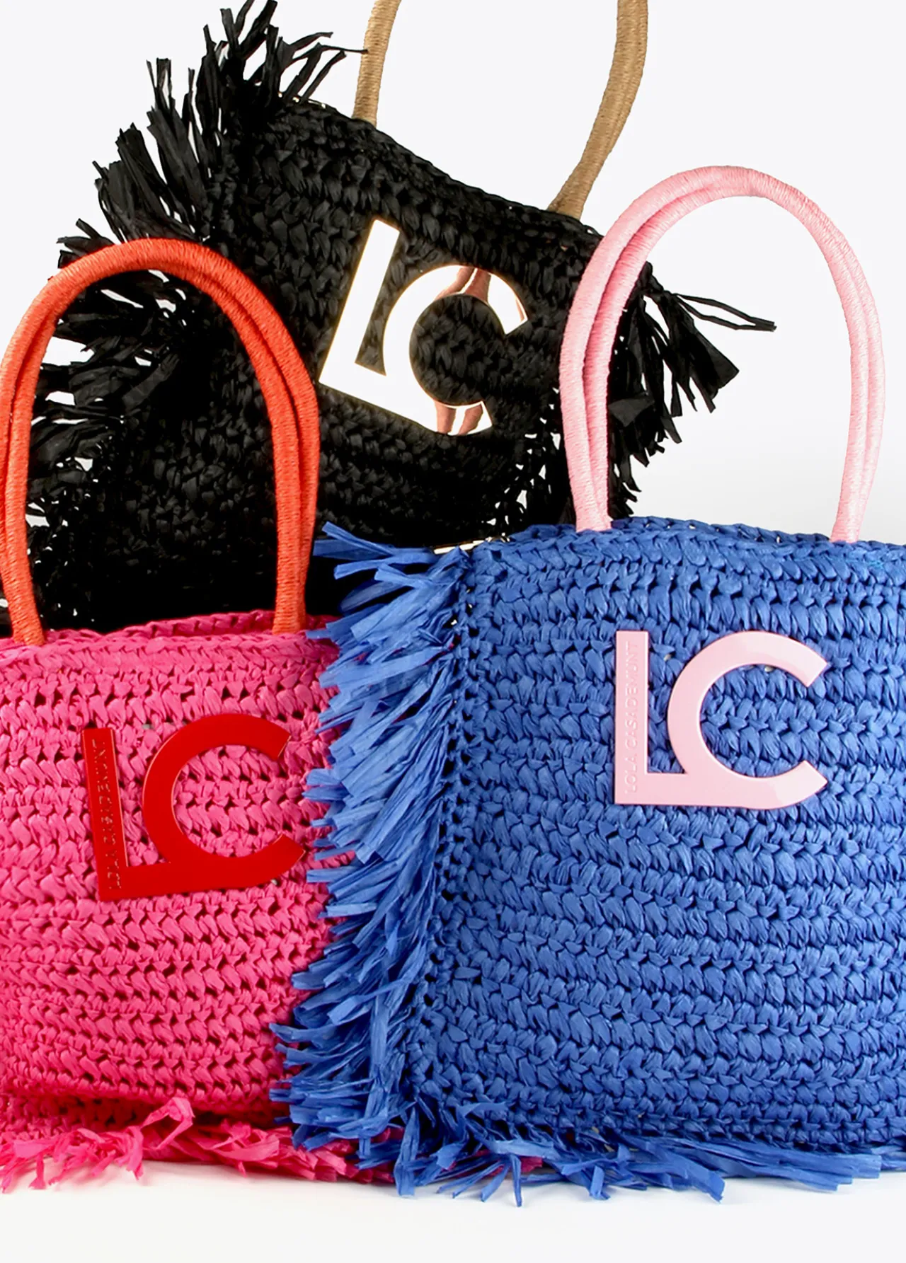 cesto_con_logo_a_contraste_2.webp Lola Casademunt Bolsos | Baño<Cesto con logo a contraste AZULELECTRICO