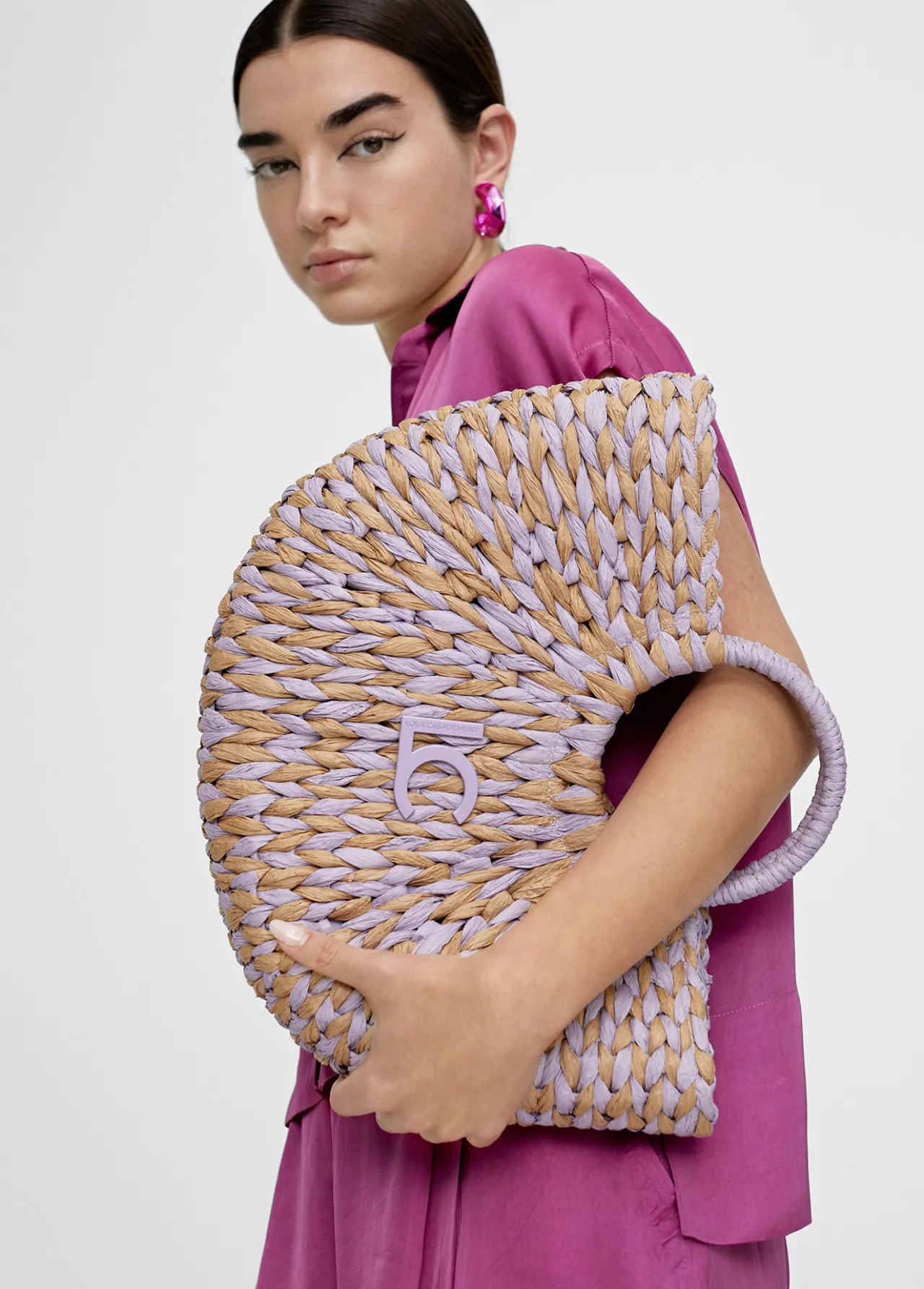 cesto_efecto_rfia_7.webp Lola Casademunt Bolsos | Baño<Cesto efecto ráfia MARRON-NEGRO