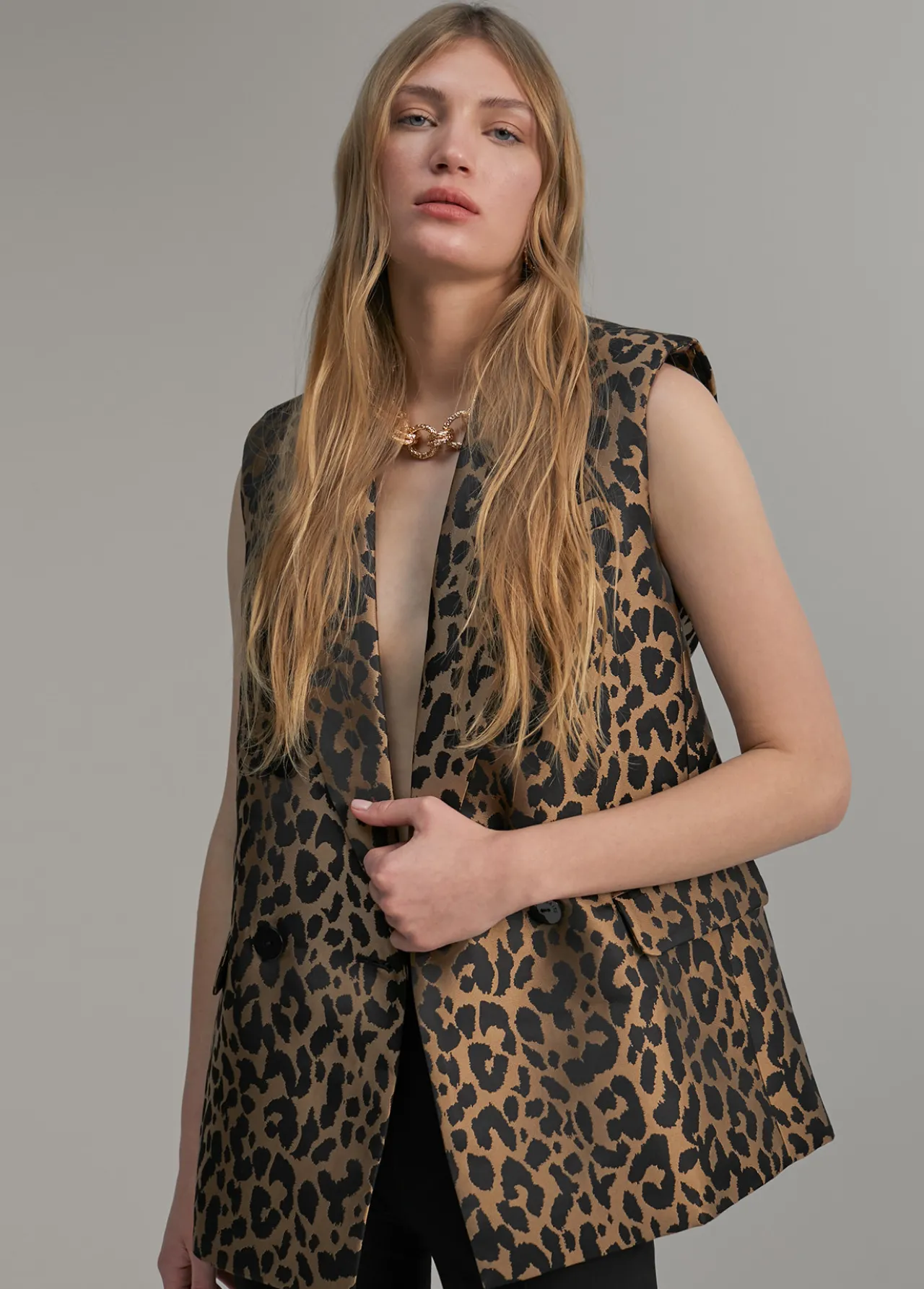 chaleco_animal_print_0.webp Lola Casademunt Animal Print | Chalecos<Chaleco animal print NEGRO-MARRON