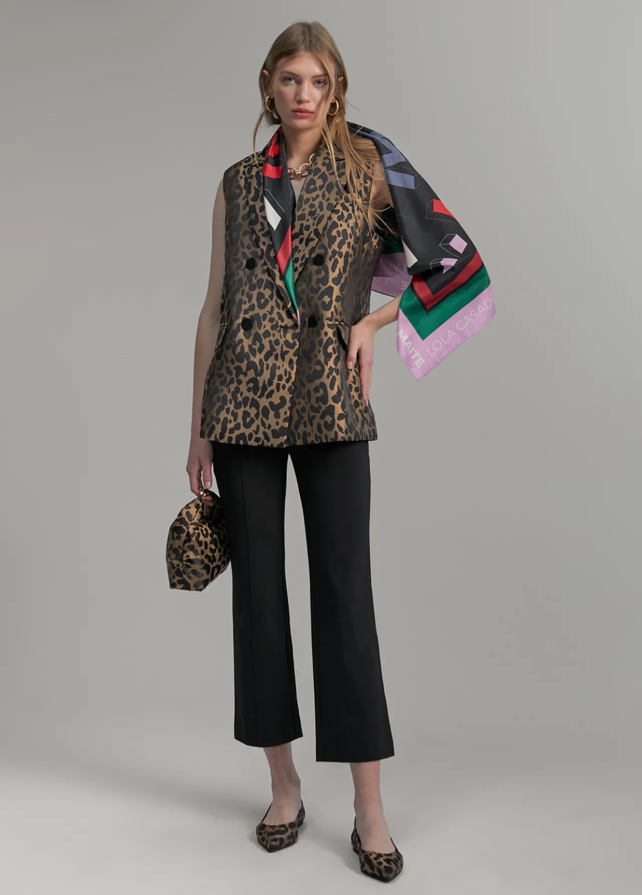 chaleco_animal_print_1.webp Lola Casademunt Animal Print | Chalecos<Chaleco animal print NEGRO-MARRON
