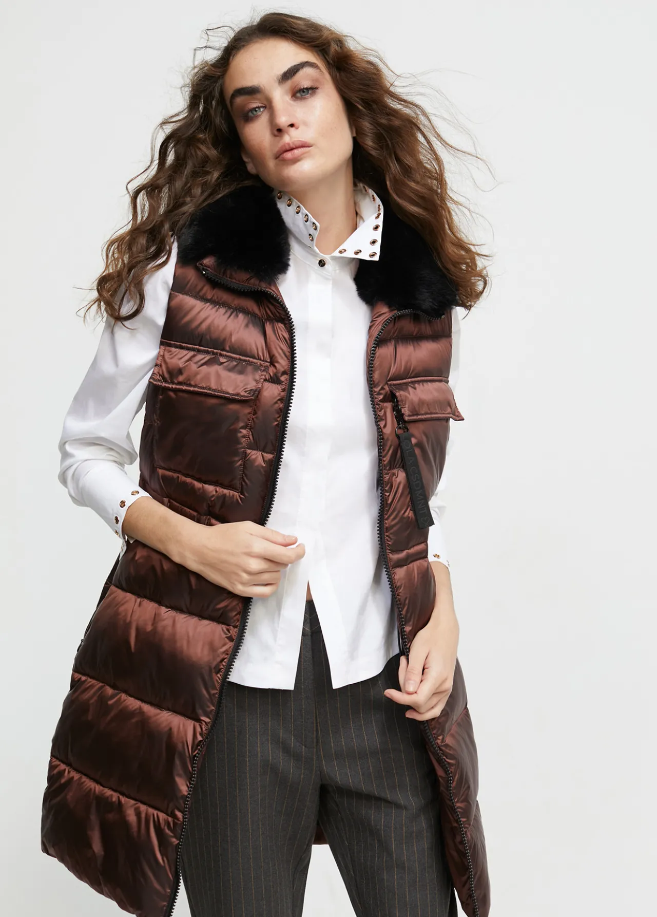 chaleco_cuello_pelo_0.webp Lola Casademunt Chalecos<Chaleco cuello pelo COBRE