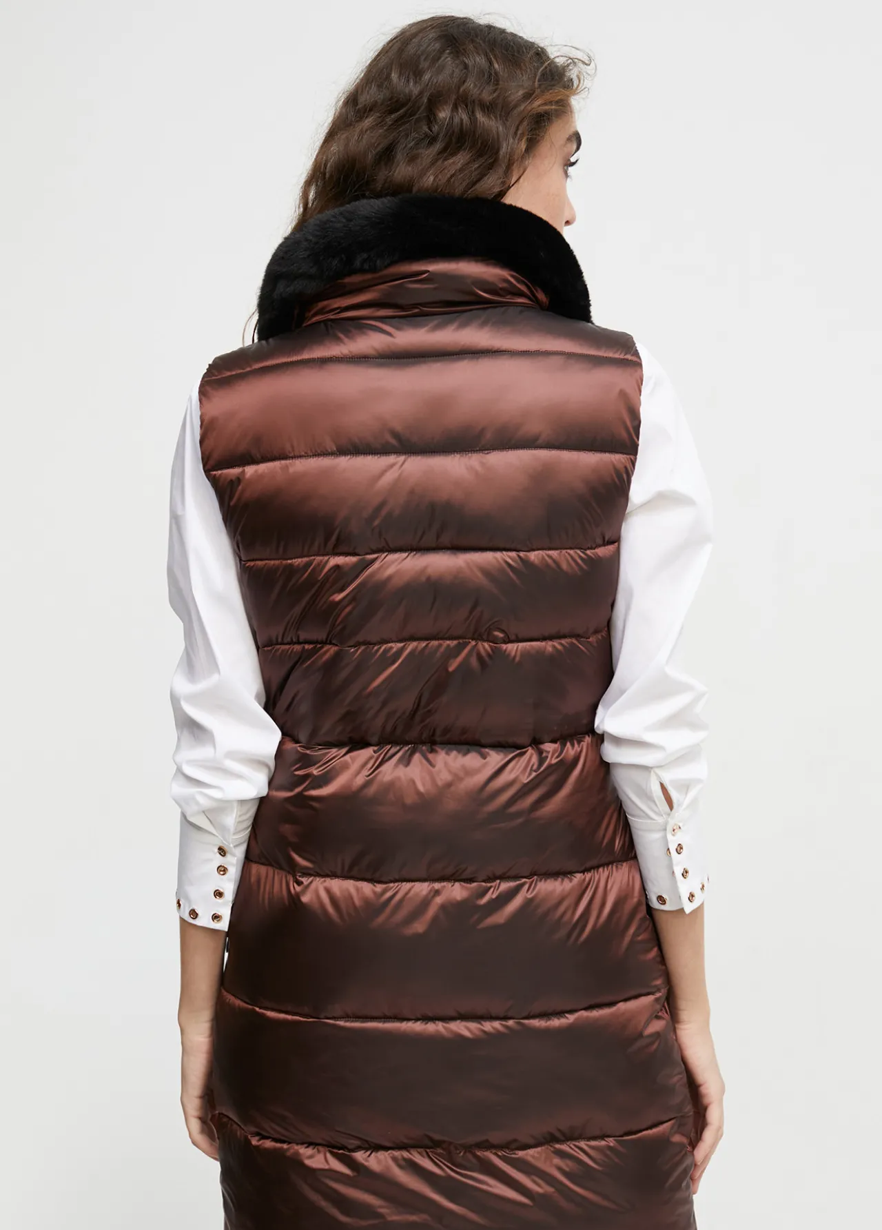 chaleco_cuello_pelo_4.webp Lola Casademunt Chalecos<Chaleco cuello pelo COBRE