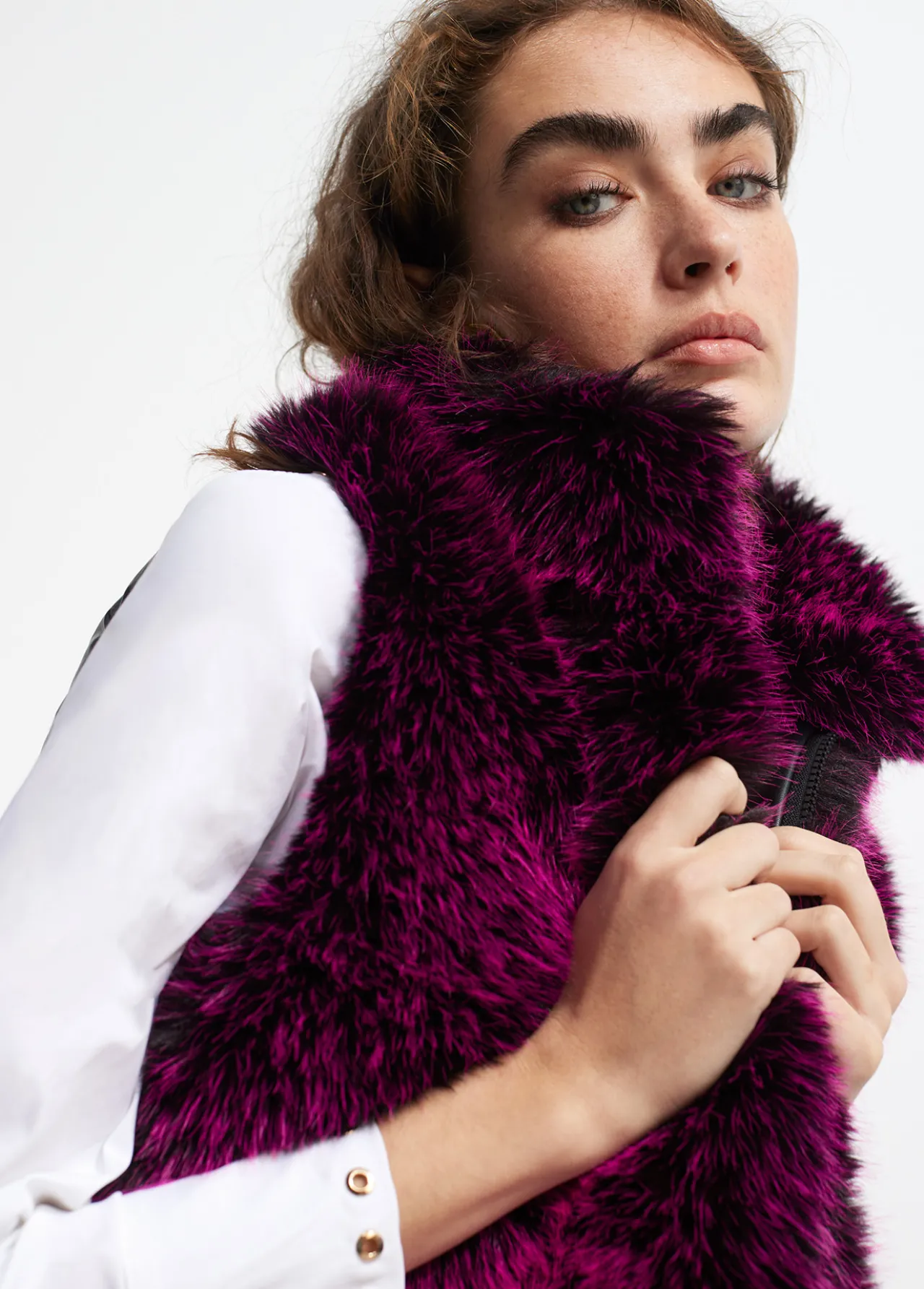 chaleco_de_pelo_0.webp Lola Casademunt Chalecos<Chaleco de pelo ROSA