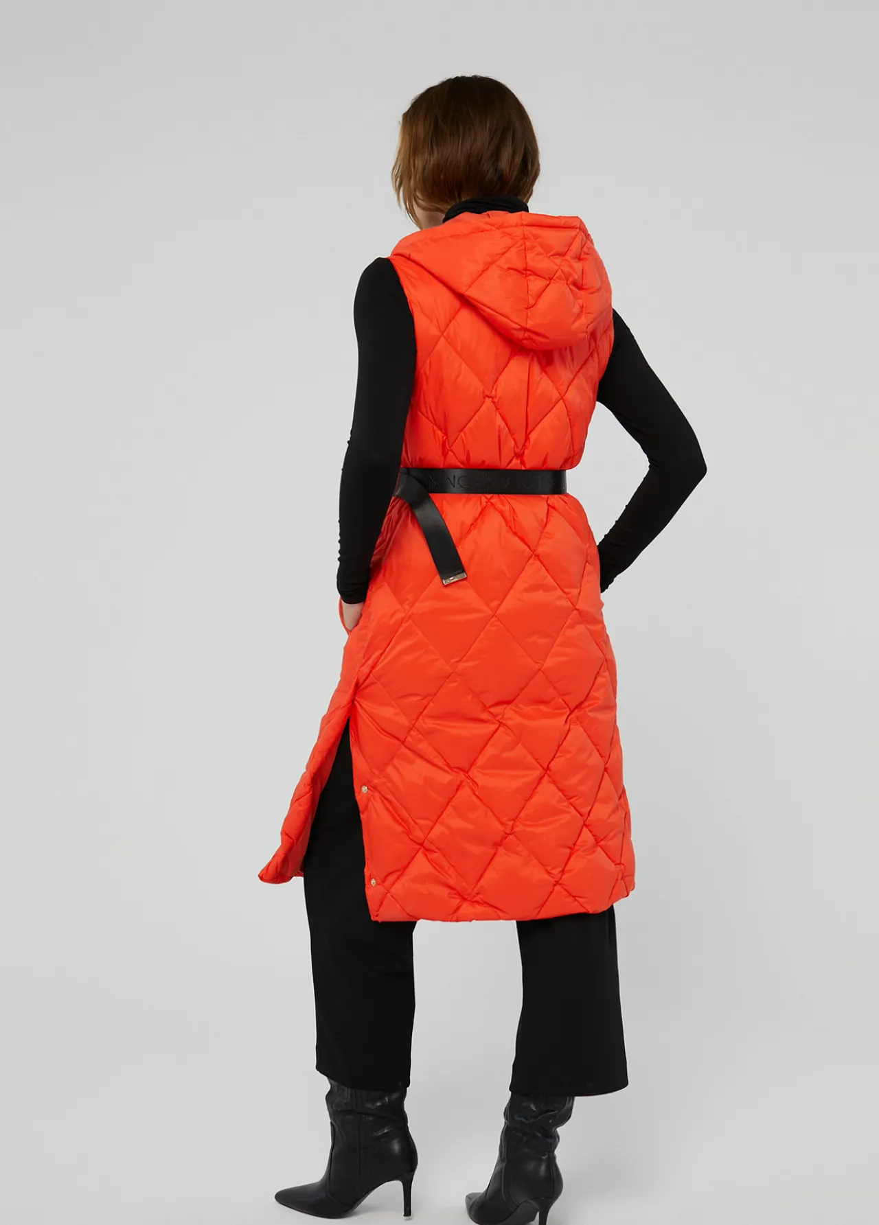 chaleco_largo_acolchado_4.webp Lola Casademunt Chalecos<Chaleco largo acolchado NARANJA