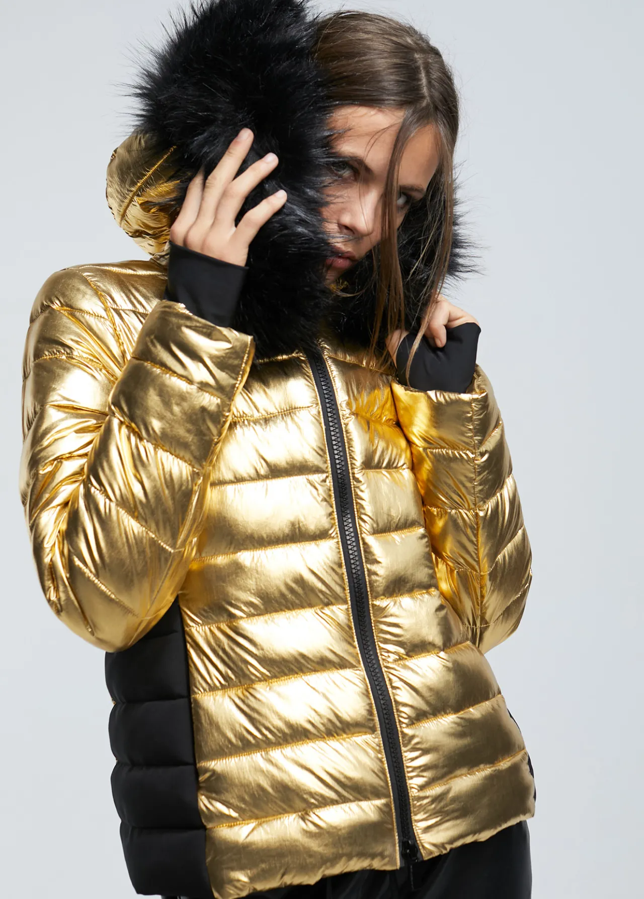 chaqueta_acolchada_metalizada_7.webp Lola Casademunt Abrigos Y Cazadoras<chaqueta acolchada metalizada DORADO