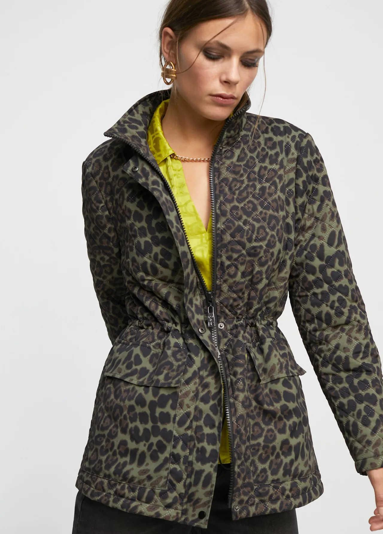 chaqueta_animal_print_4.webp Lola Casademunt Animal Print | Abrigos Y Cazadoras<Chaqueta animal print NEGRO-VERDE