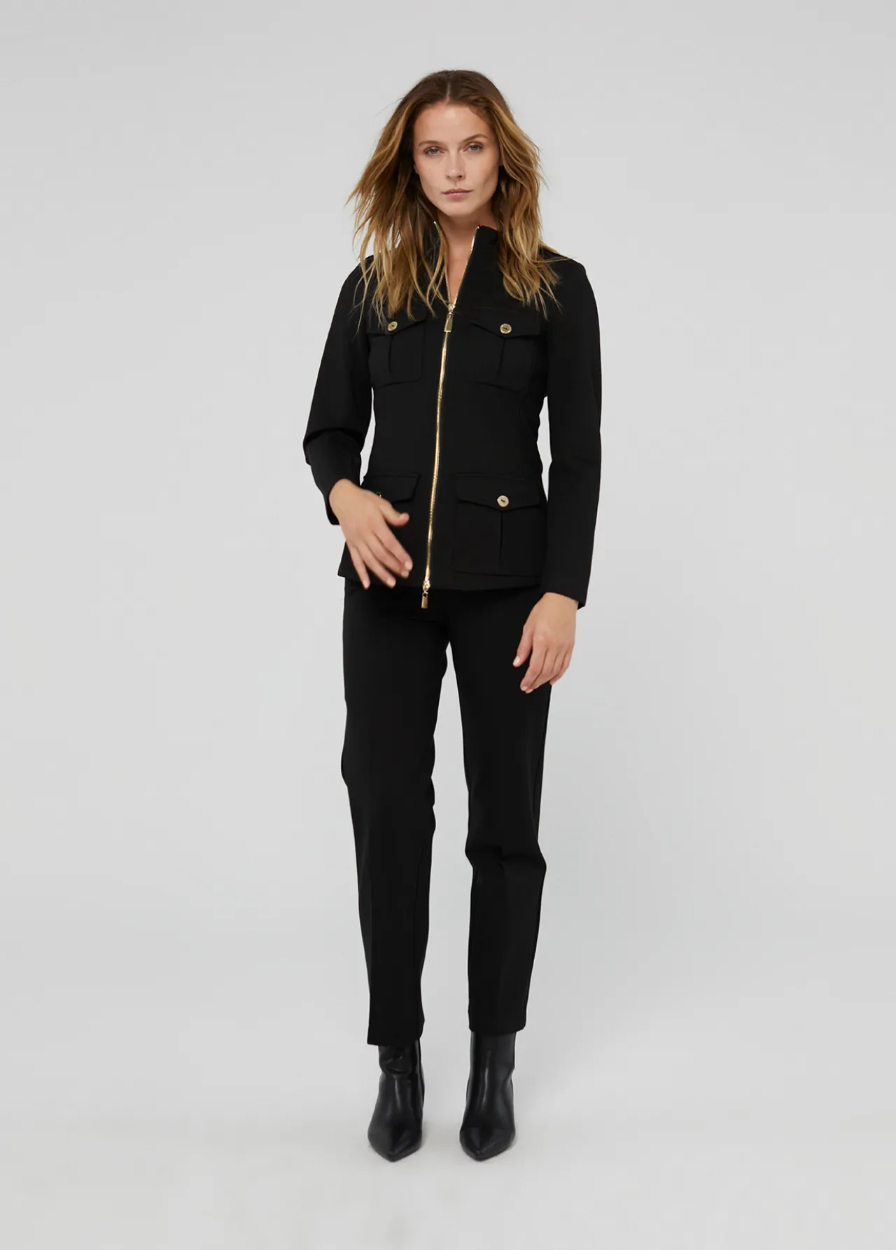 chaqueta_con_cremallera_3.webp Lola Casademunt Americanas Y Blazers<Chaqueta con cremallera KAKI