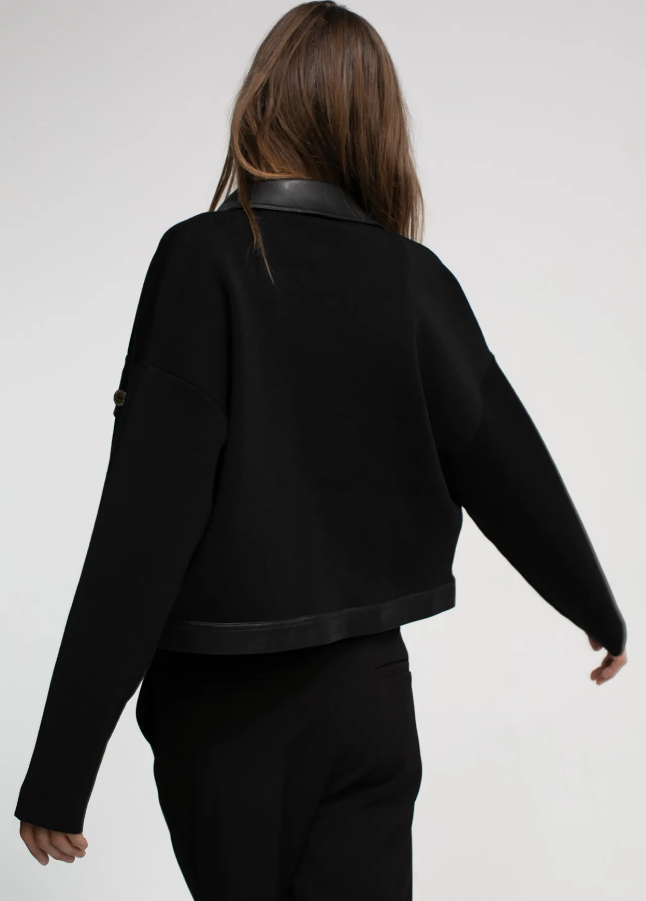 chaqueta_corta_de_punto_5.webp Lola Casademunt Chaquetas Y Gabardinas<Chaqueta corta de punto NEGRO