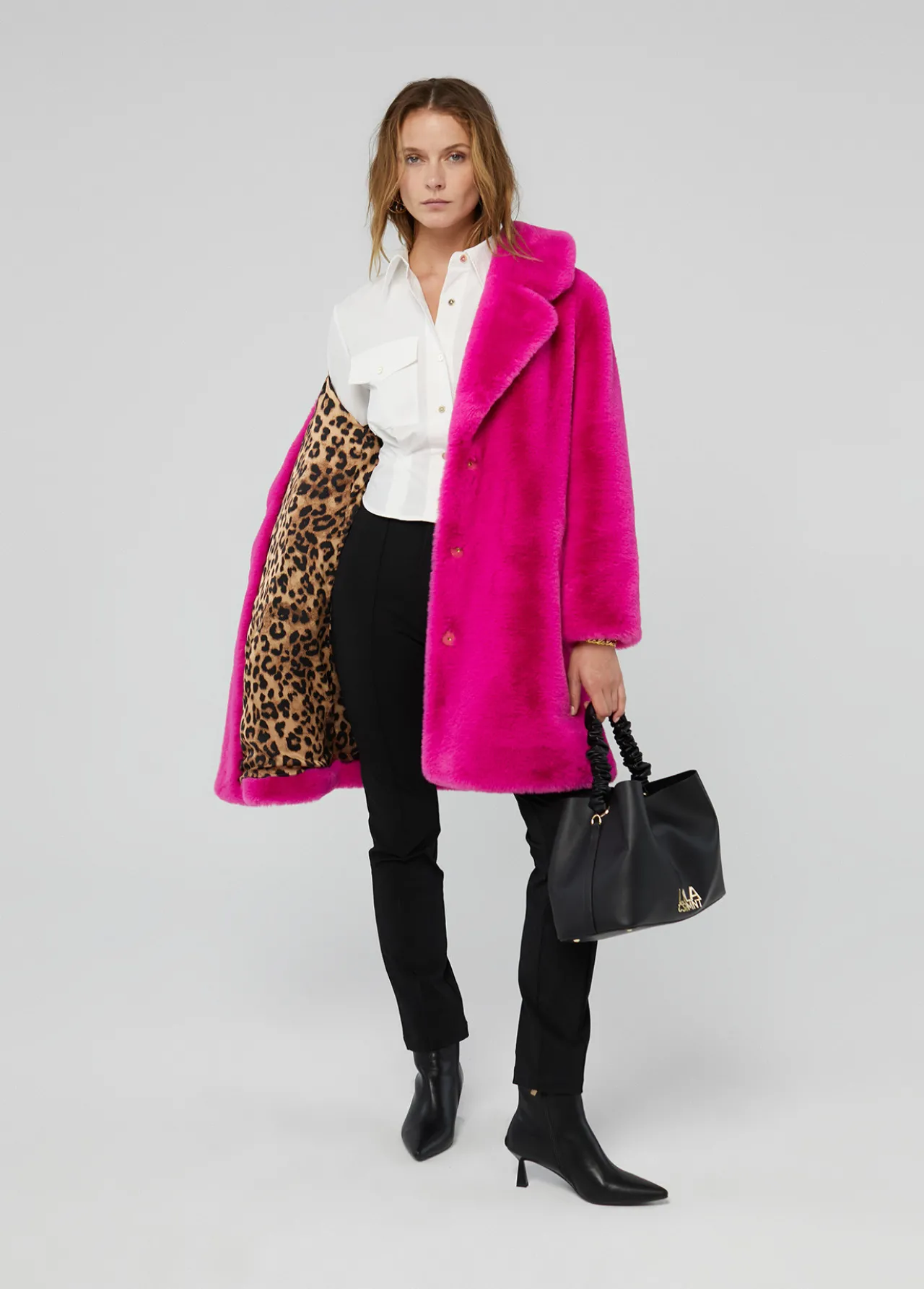 chaqueta_de_pelo_1-1.webp Lola Casademunt Abrigos Y Cazadoras<Chaqueta de pelo FUCSIA