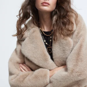 Lola Casademunt Abrigos Y Cazadoras<Chaqueta de pelo CAMEL