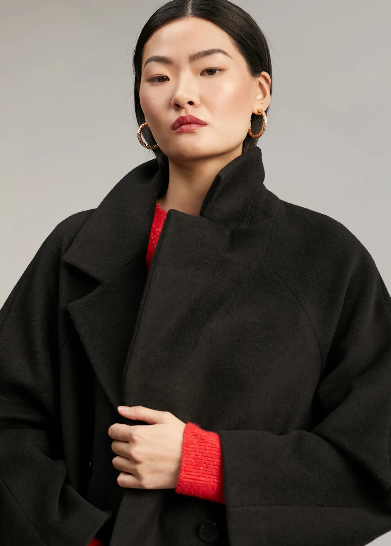 chaqueta_espalda_acolchada_5.webp Lola Casademunt Abrigos Y Cazadoras<Chaqueta espalda acolchada NEGRO