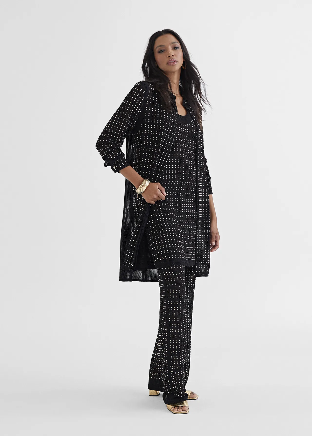 chaqueta_larga_con_piezas_metlicas_0.webp Lola Casademunt Camisas Y Blusas | Chaquetas Y Gabardinas<Chaqueta larga con piezas metálicas NEGRO