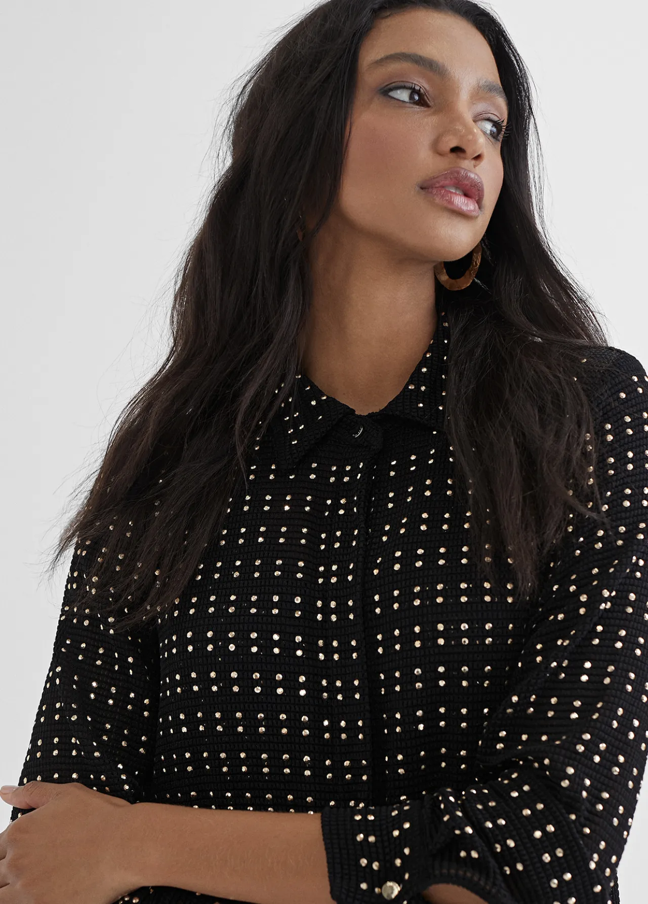 chaqueta_larga_con_piezas_metlicas_6.webp Lola Casademunt Camisas Y Blusas | Chaquetas Y Gabardinas<Chaqueta larga con piezas metálicas NEGRO