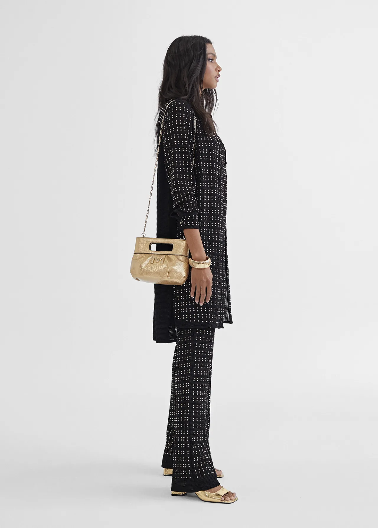 chaqueta_larga_con_piezas_metlicas_8.webp Lola Casademunt Camisas Y Blusas | Chaquetas Y Gabardinas<Chaqueta larga con piezas metálicas NEGRO