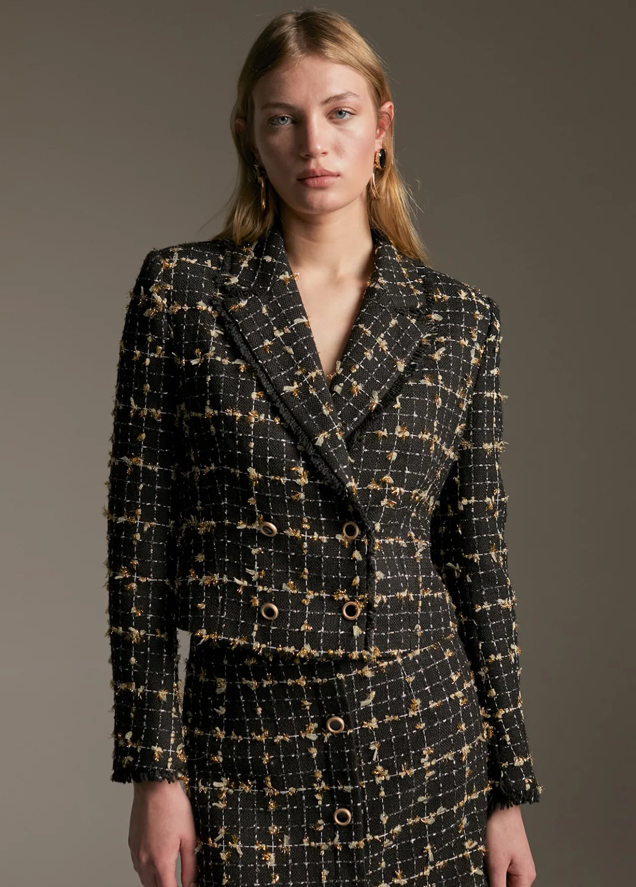 chaqueta_perfecto_cuadros_2.webp Lola Casademunt Chaquetas Y Gabardinas | Americanas Y Blazers<Chaqueta perfecto cuadros NEGRO-MARRON