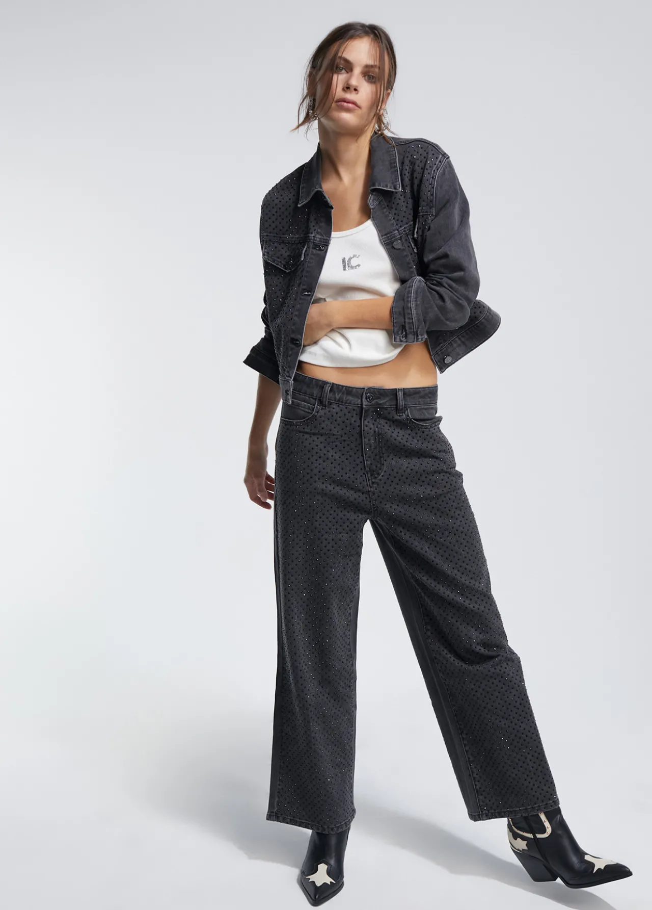 chaqueta_tejana_strass_5.webp Lola Casademunt Abrigos Y Cazadoras<Chaqueta tejana strass TEJANOGRIS