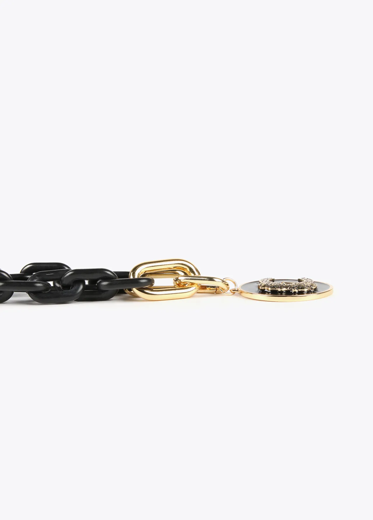 collar_con_medalln_3.webp Lola Casademunt Collares<Collar con medallón METAL-NEGRO