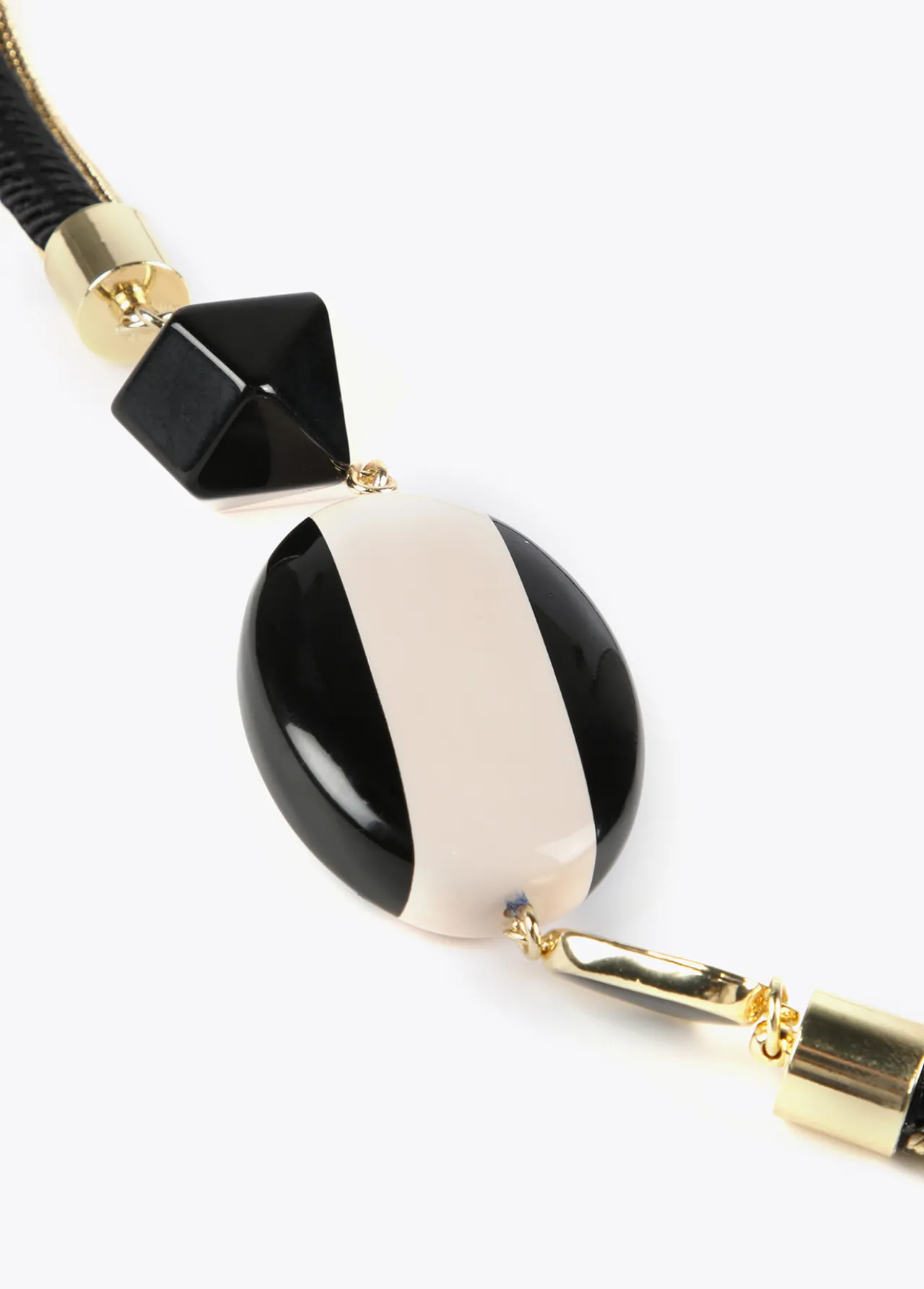 collar_cordn_blanco_y_negro_2.webp Lola Casademunt Bisuteria<Collar cordón blanco y negro BLANCO-NEGRO
