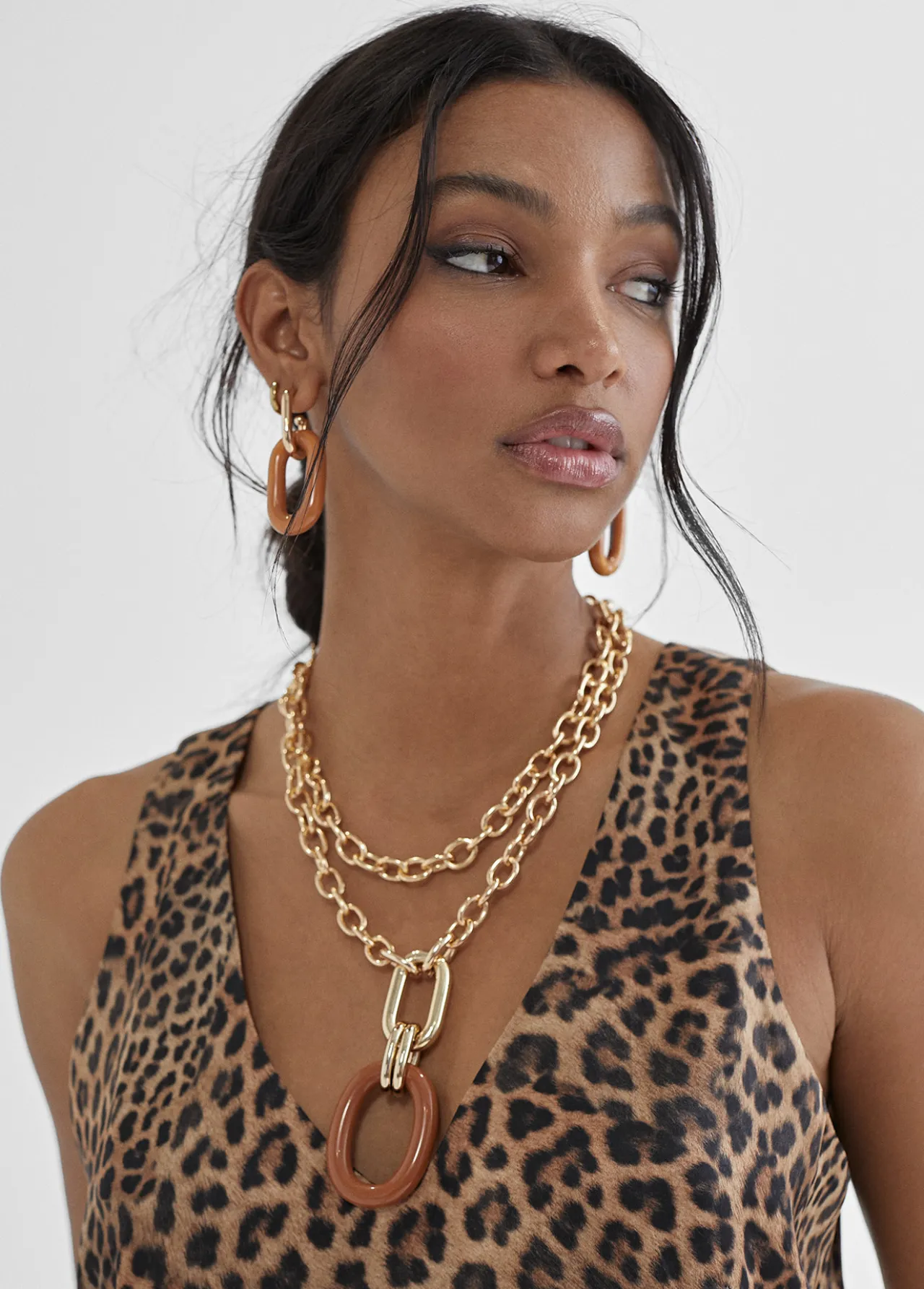 collar_doble_cadena_y_colgante_1-1.webp Lola Casademunt Bisuteria<Collar doble cadena y colgante FUCSIA