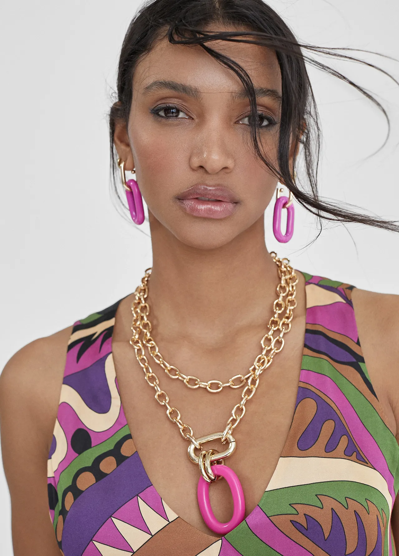 collar_doble_cadena_y_colgante_1.webp Lola Casademunt Bisuteria<Collar doble cadena y colgante FUCSIA