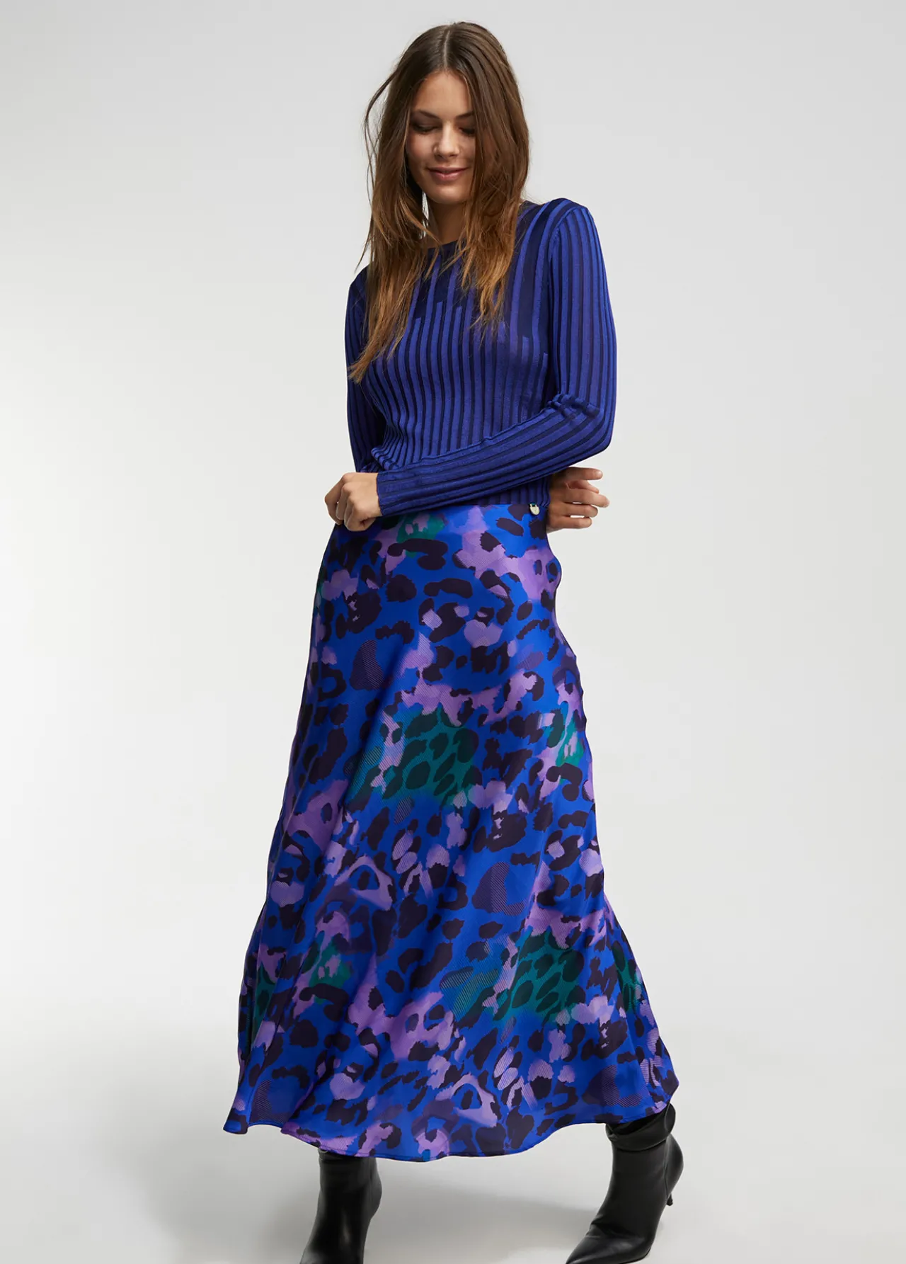 falda_animal_print_2.webp Lola Casademunt Animal Print | Vestidos Y Faldas<Falda animal print AZUL-NEGRO