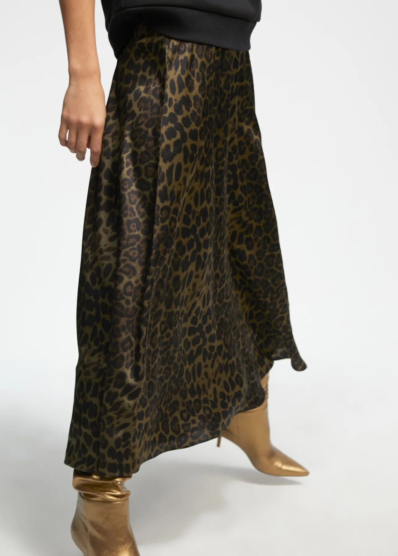 falda_estampado_animal_print_4.webp Lola Casademunt Animal Print | Vestidos Y Faldas<Falda estampado animal print NEGRO-VERDE