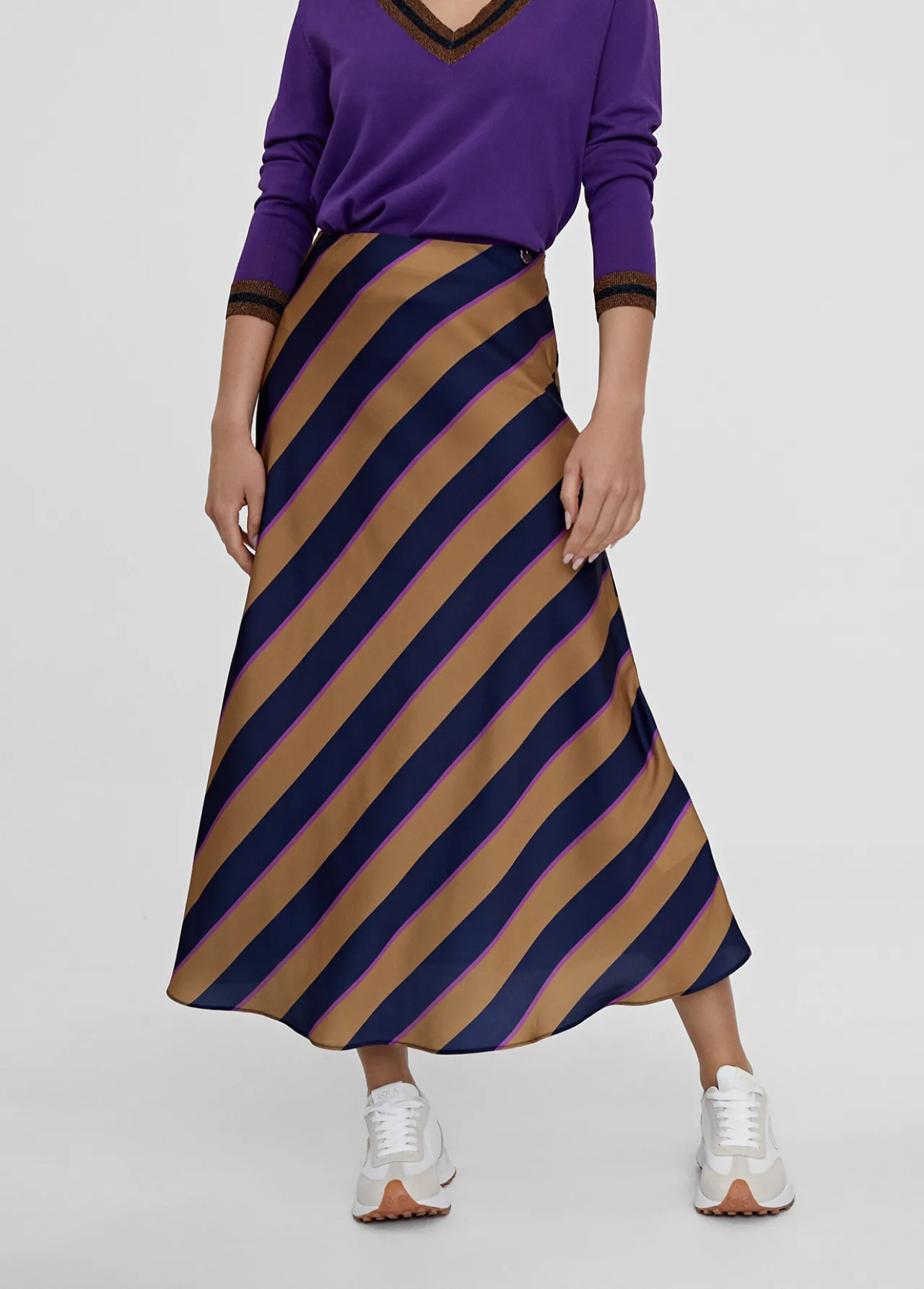 falda_midi_de_rayas_2-1.webp Lola Casademunt Vestidos Y Faldas<Falda midi de rayas AZUL-MARRON