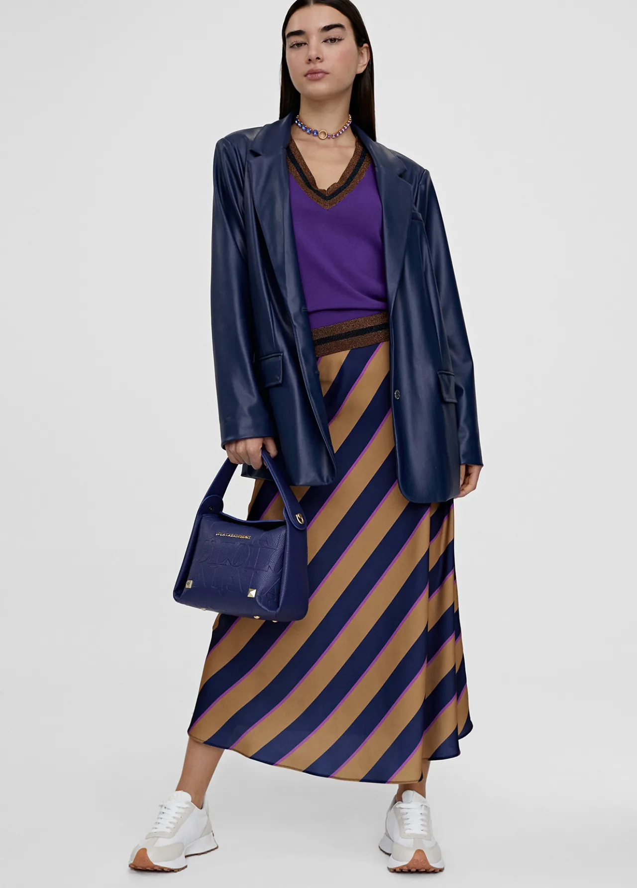 falda_midi_de_rayas_3-1.webp Lola Casademunt Vestidos Y Faldas<Falda midi de rayas AZUL-MARRON